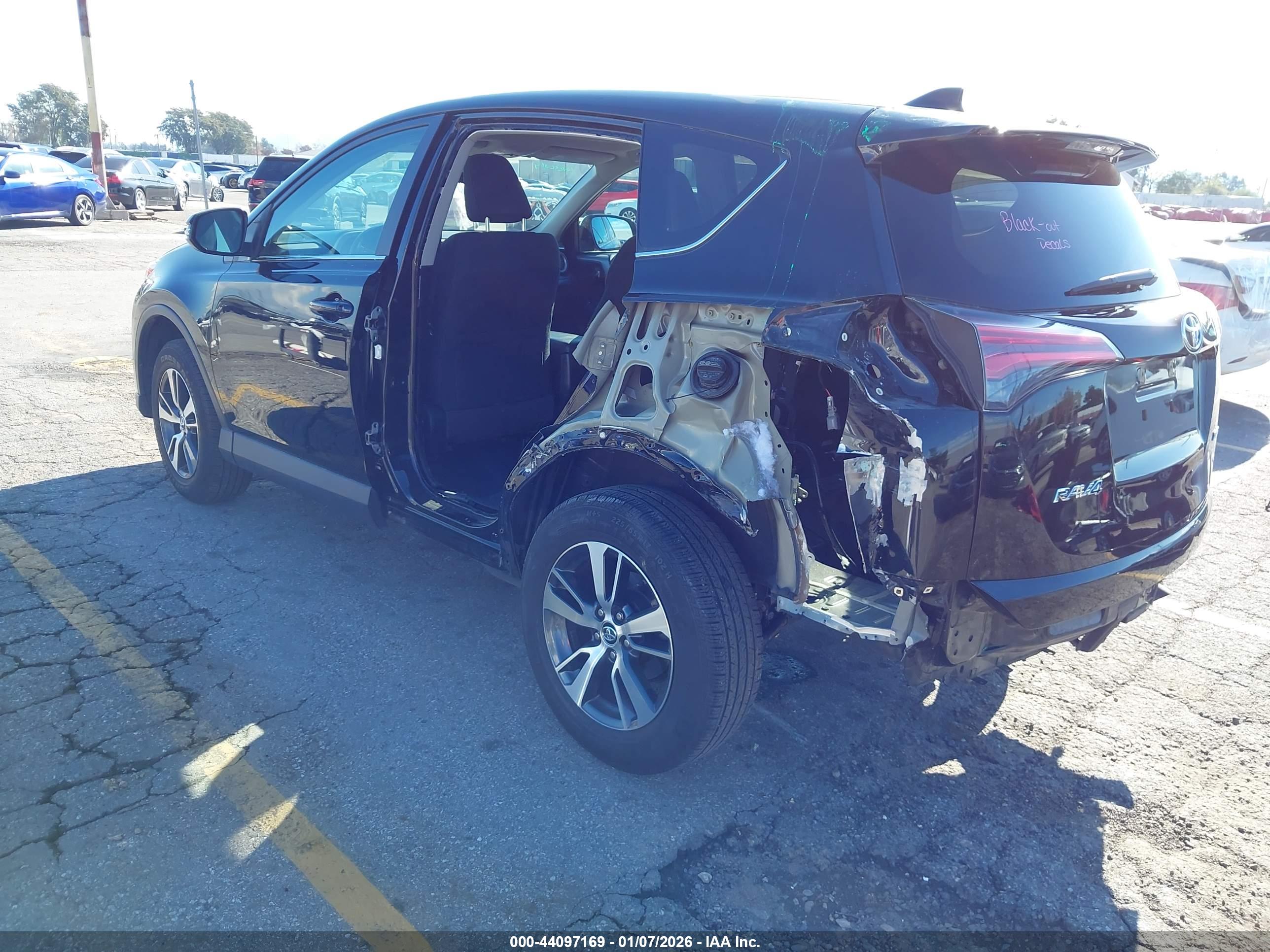 TOYOTA RAV4 image 3