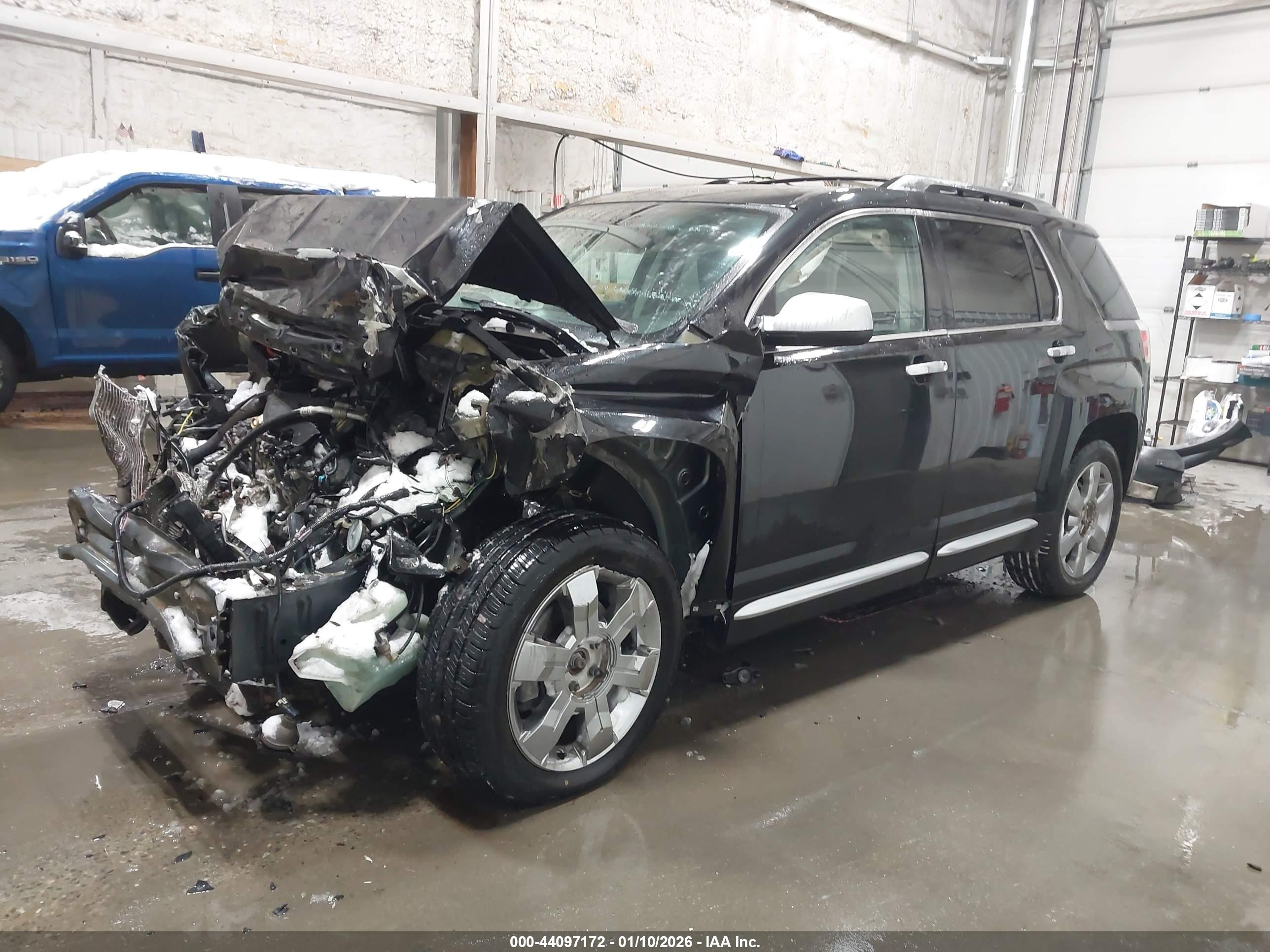 GMC TERRAIN image 2