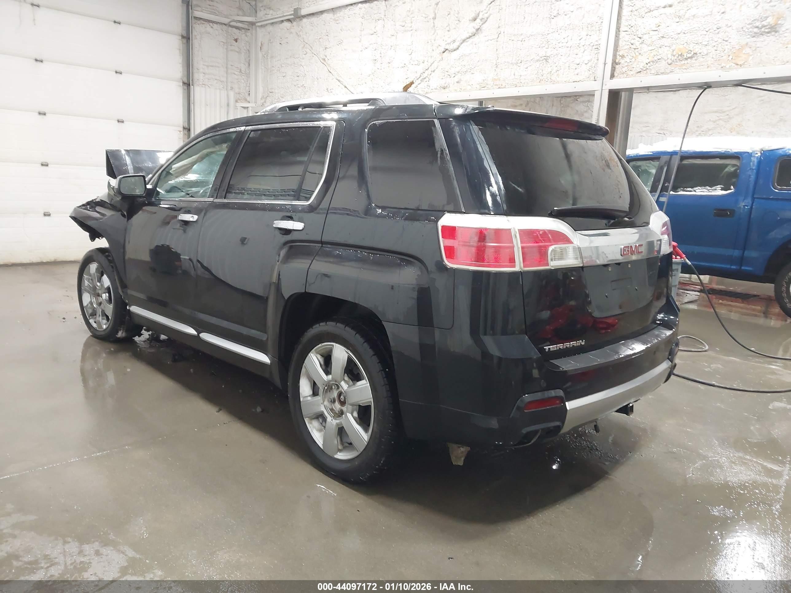 GMC TERRAIN image 3