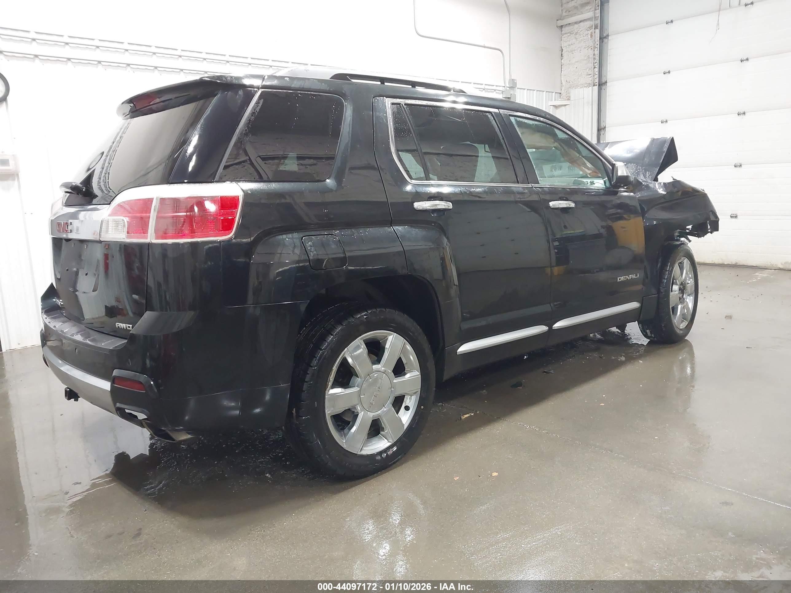GMC TERRAIN image 4