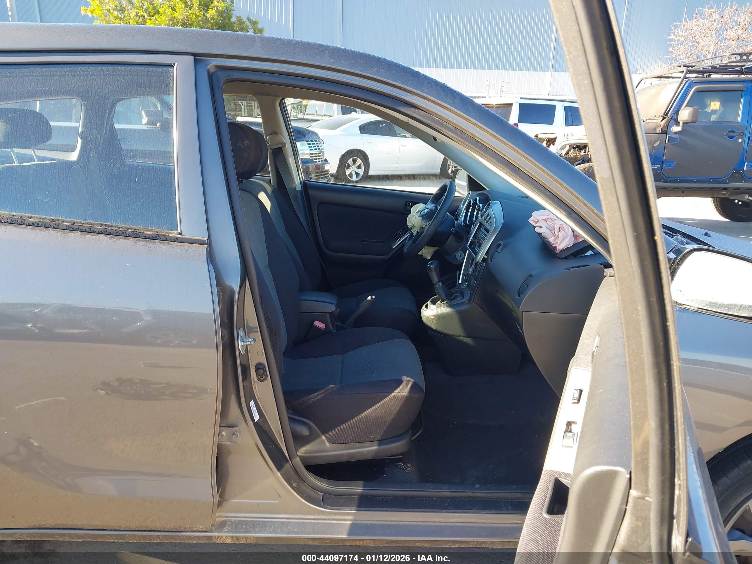 TOYOTA MATRIX image 5