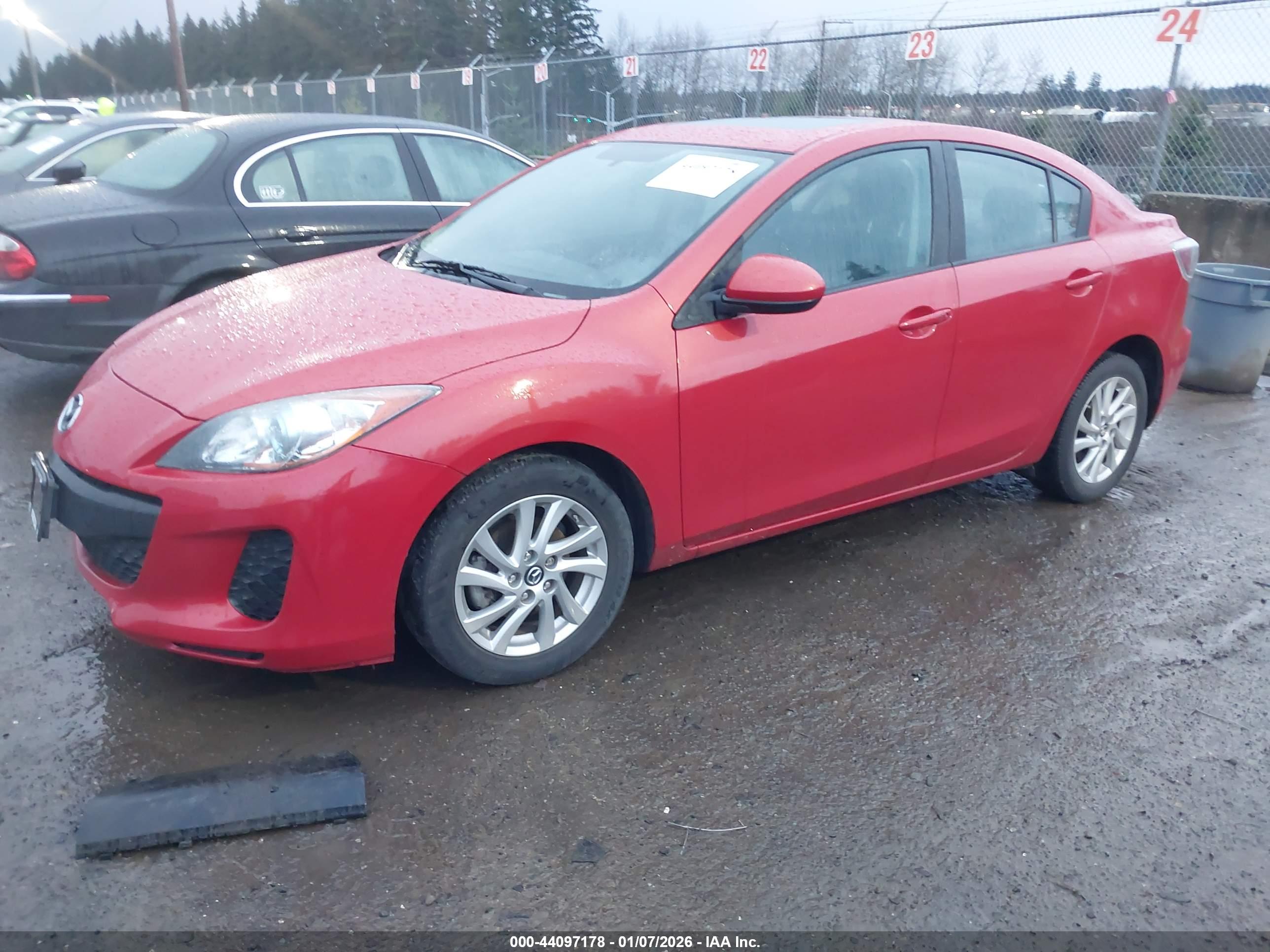 MAZDA MAZDA3 image 2