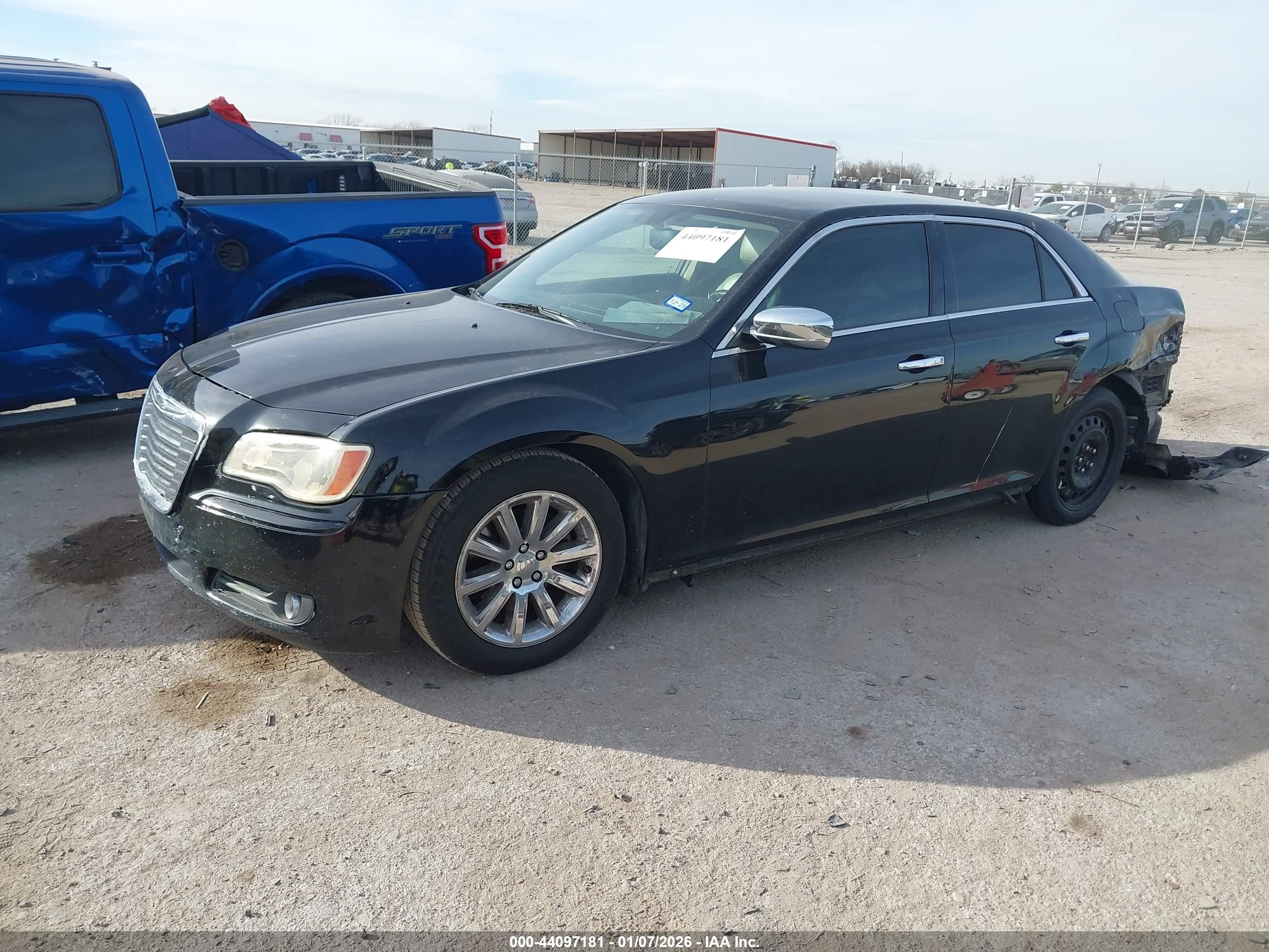 CHRYSLER 300 image 2
