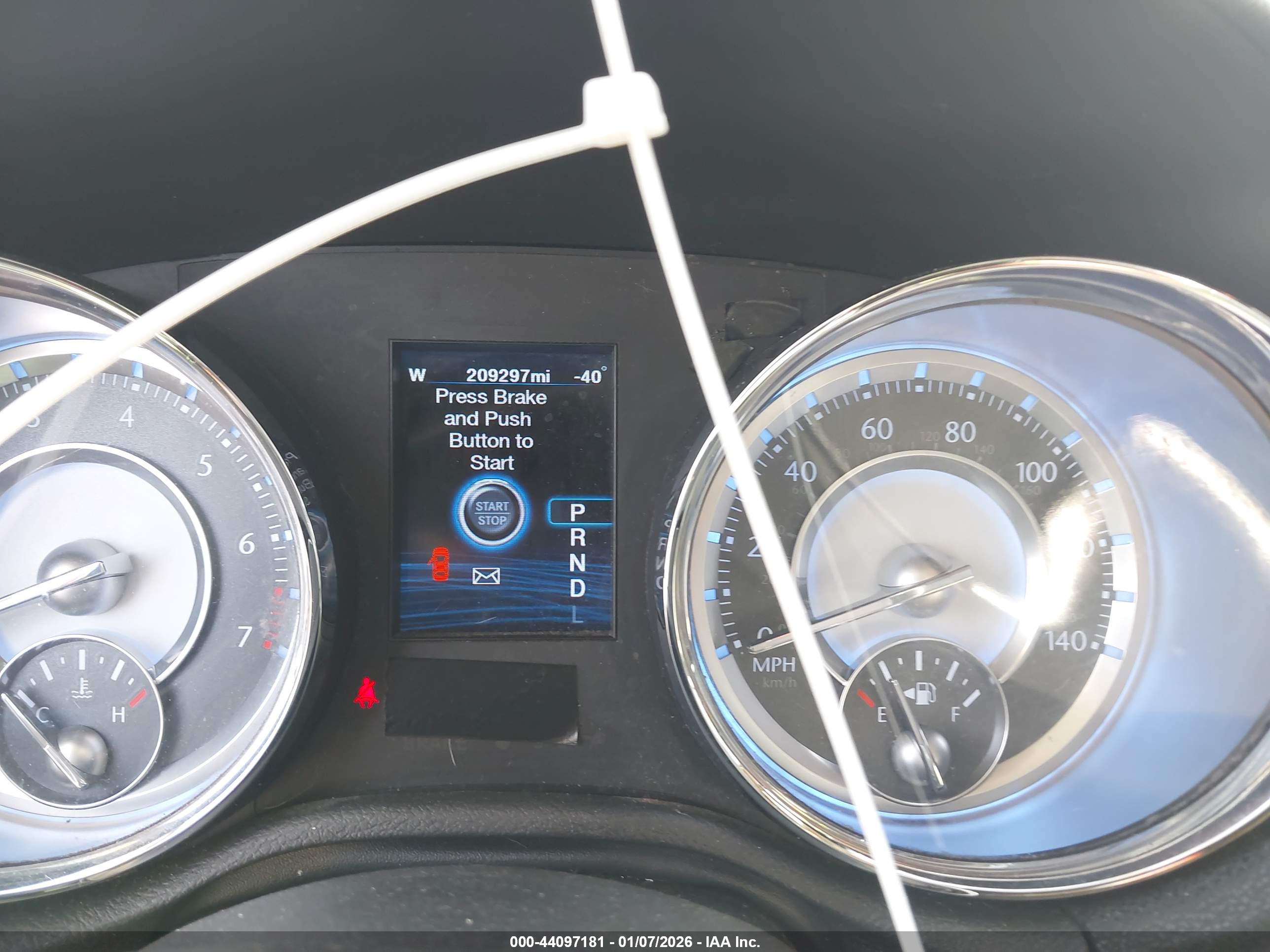 CHRYSLER 300 image 7