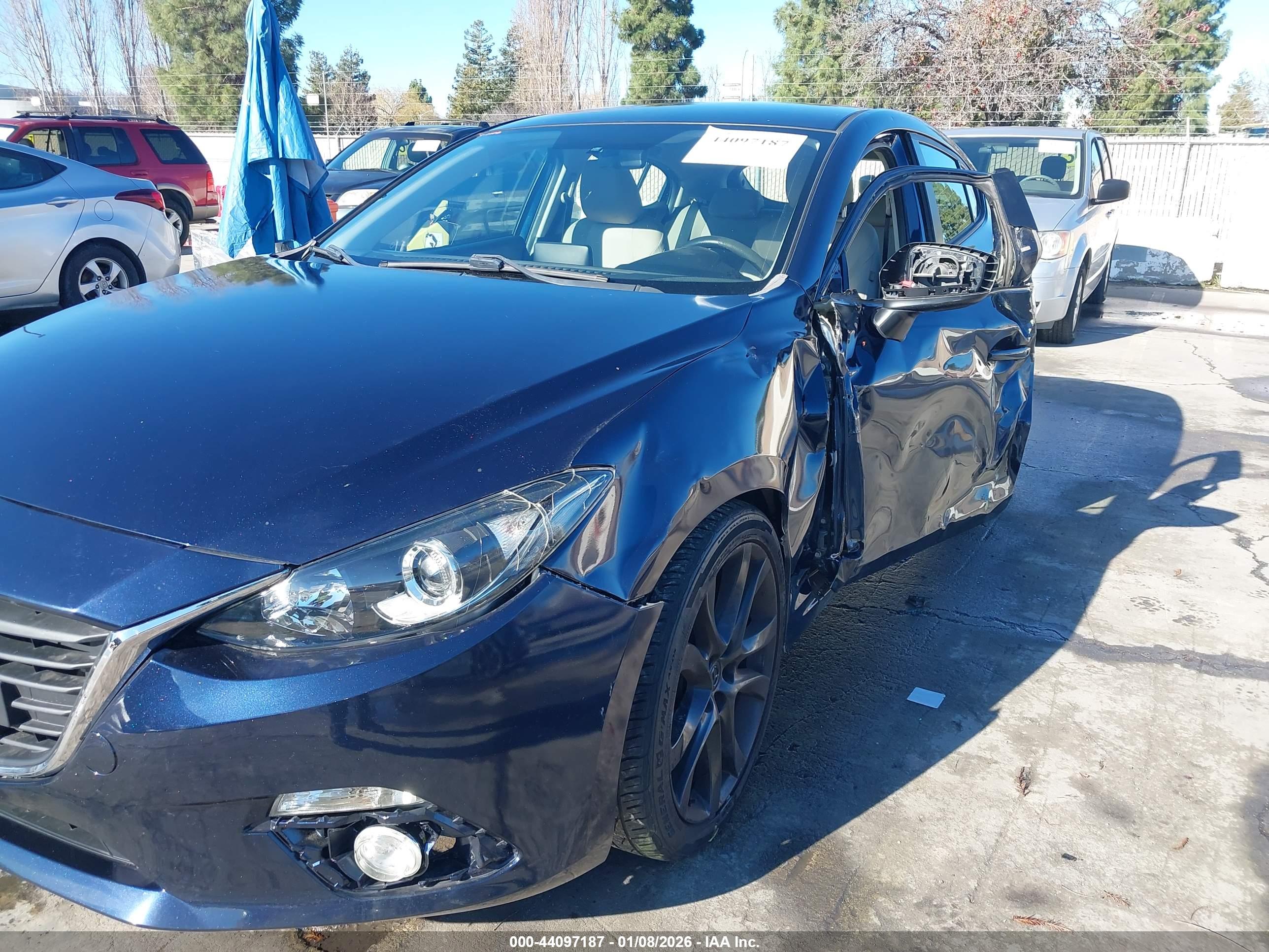 MAZDA MAZDA3 image 6