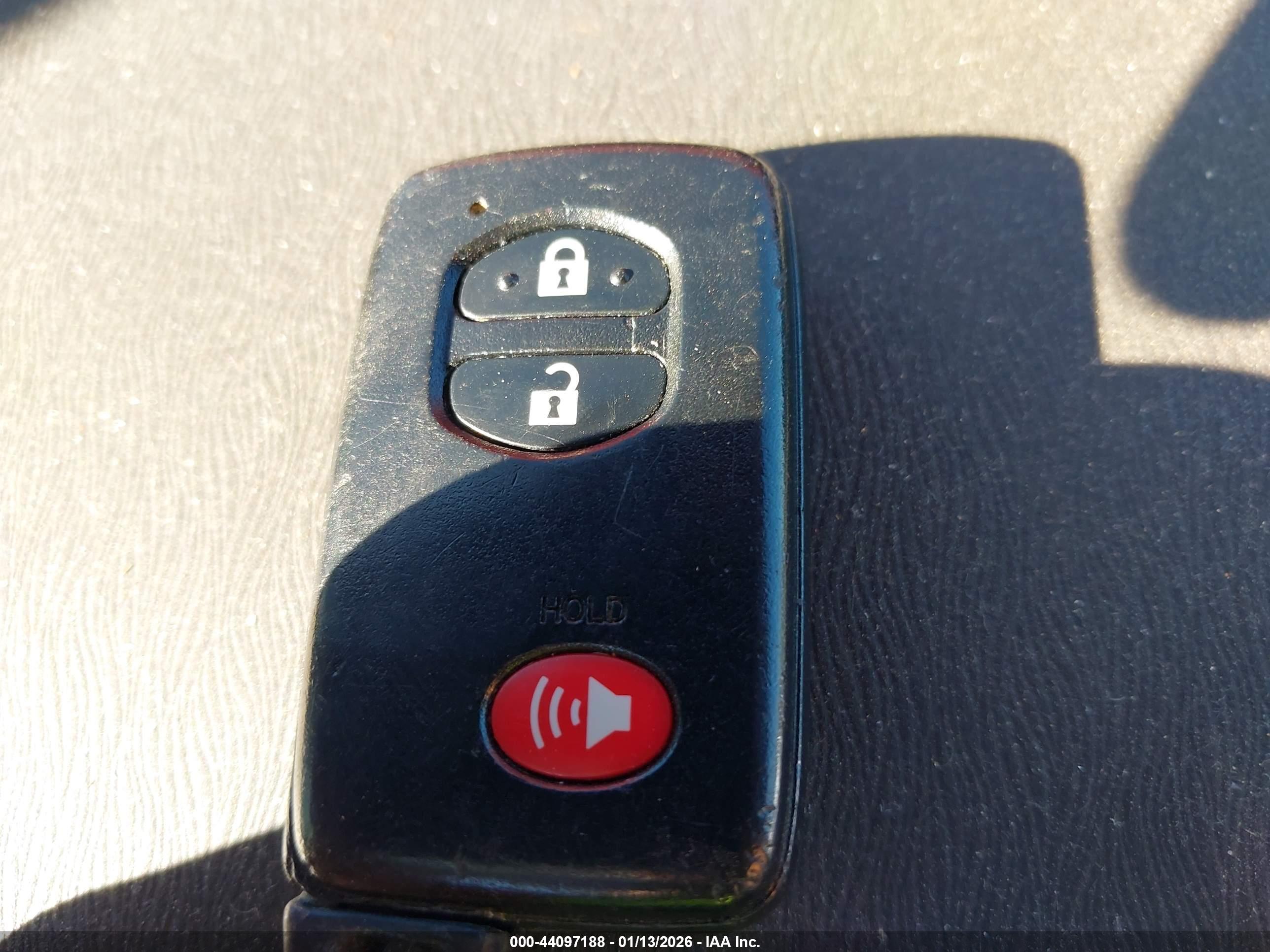 TOYOTA PRIUS image 11