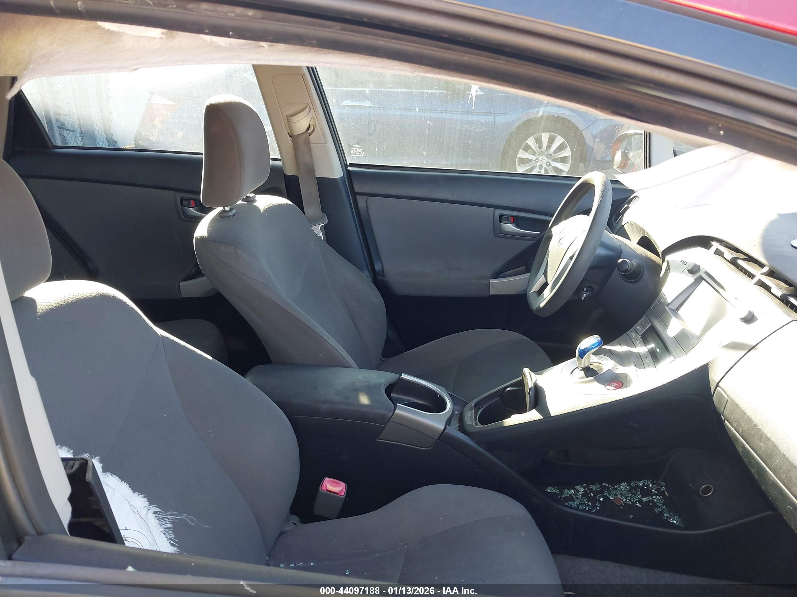 TOYOTA PRIUS image 5
