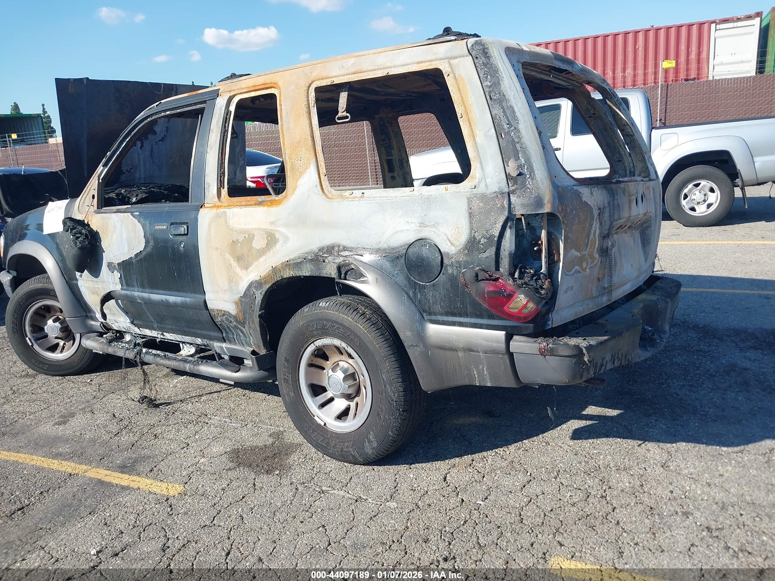 FORD EXPLORER image 3