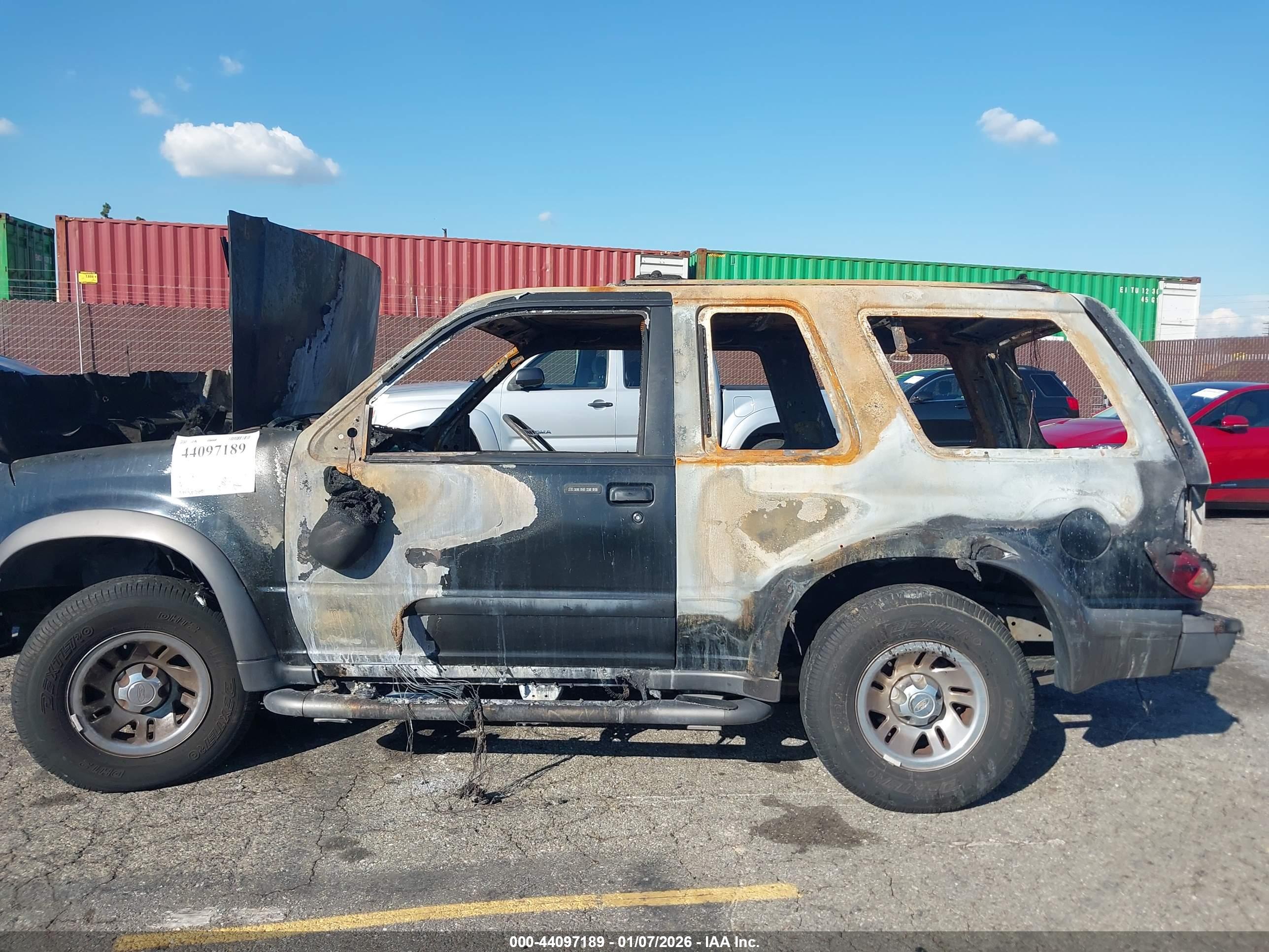 FORD EXPLORER image 6