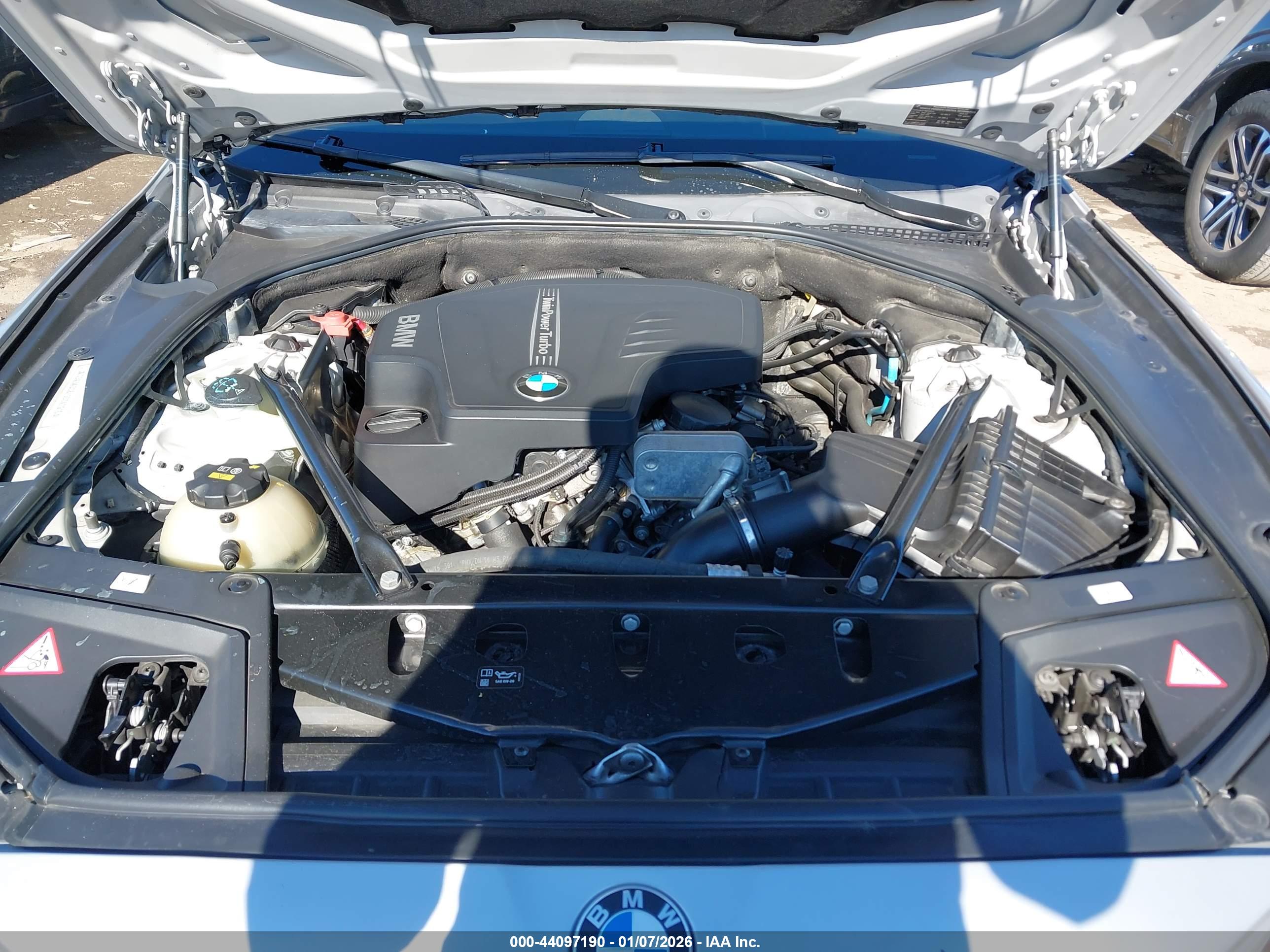 BMW 528I image 10