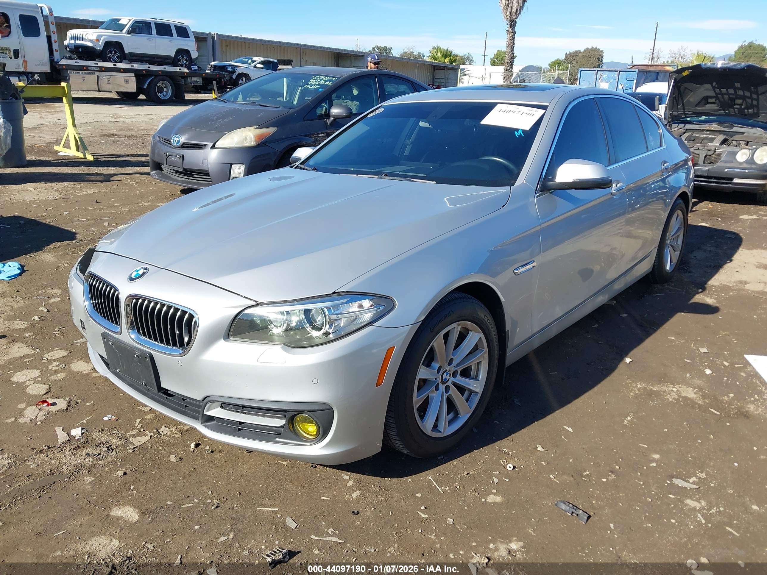 BMW 528I image 2
