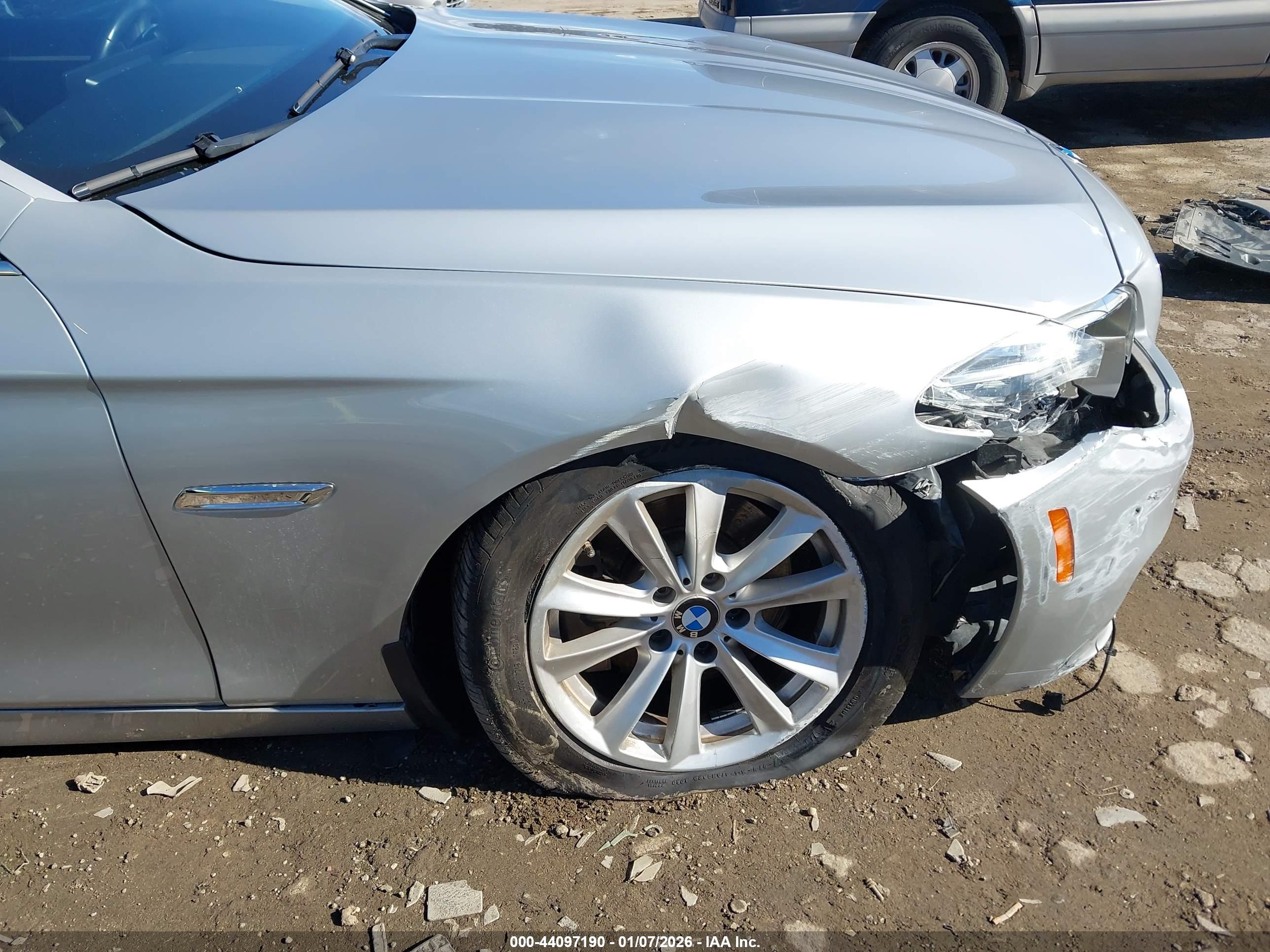 BMW 528I image 6