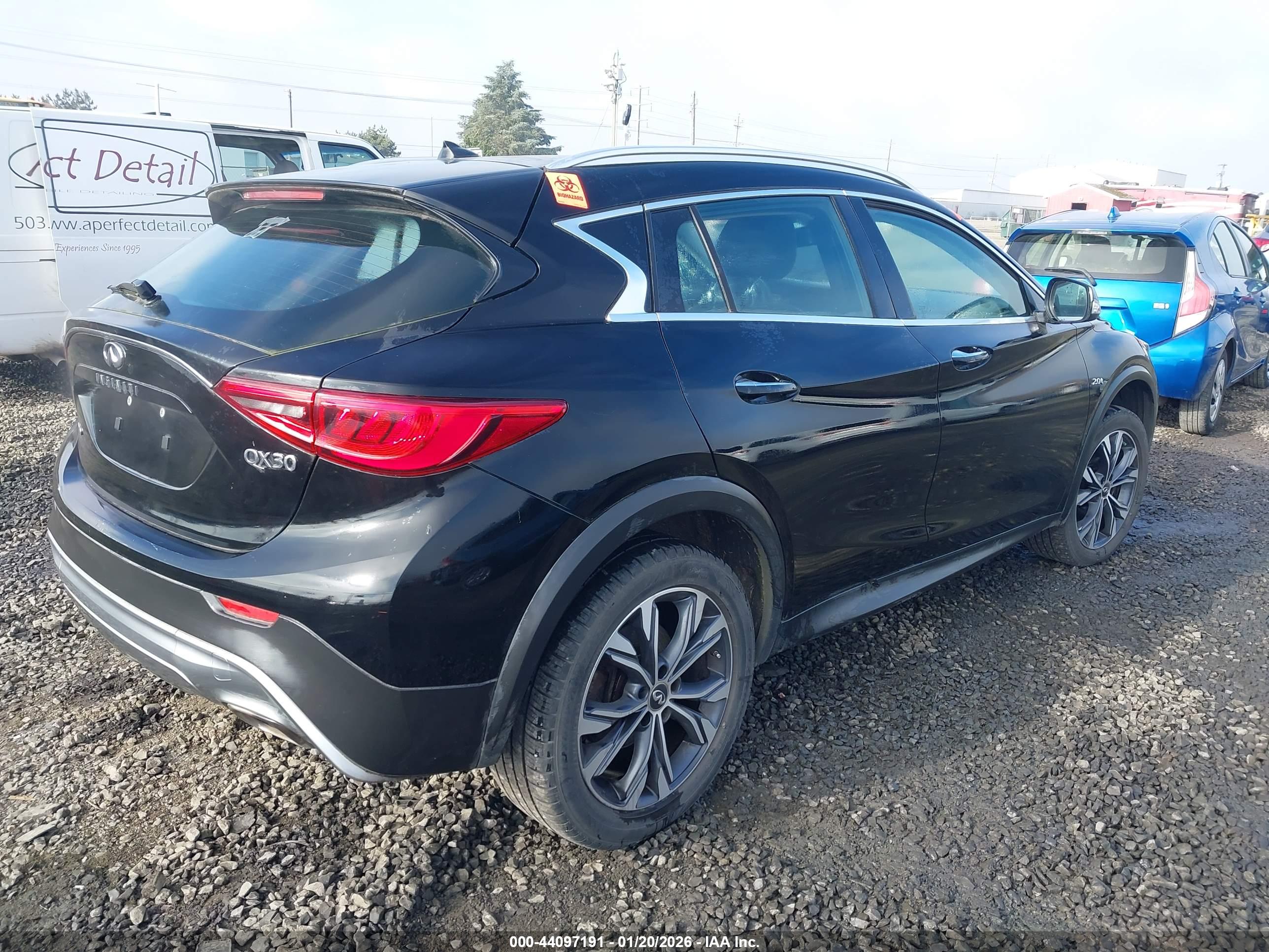 INFINITI QX30 image 4
