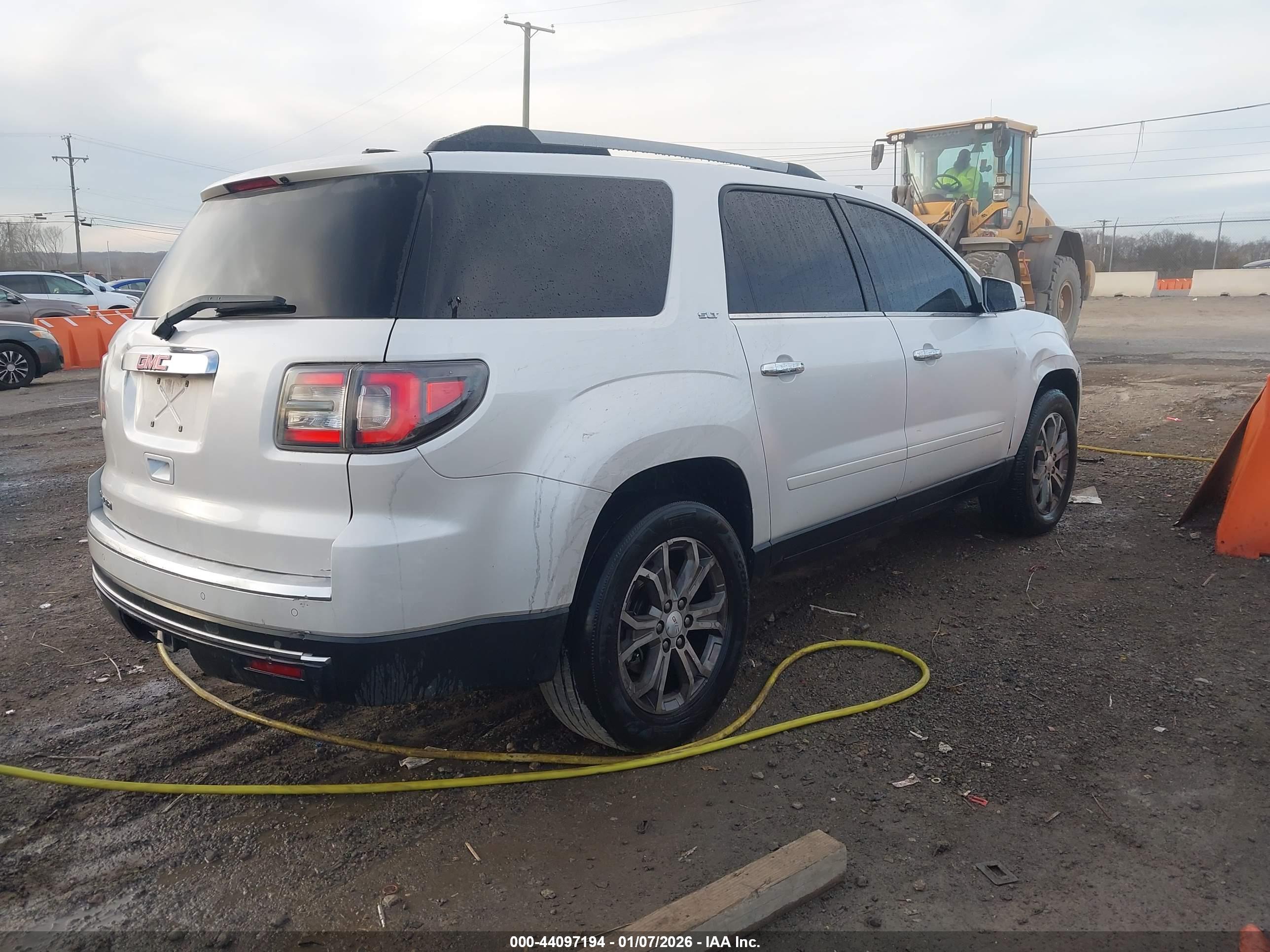 GMC ACADIA image 4