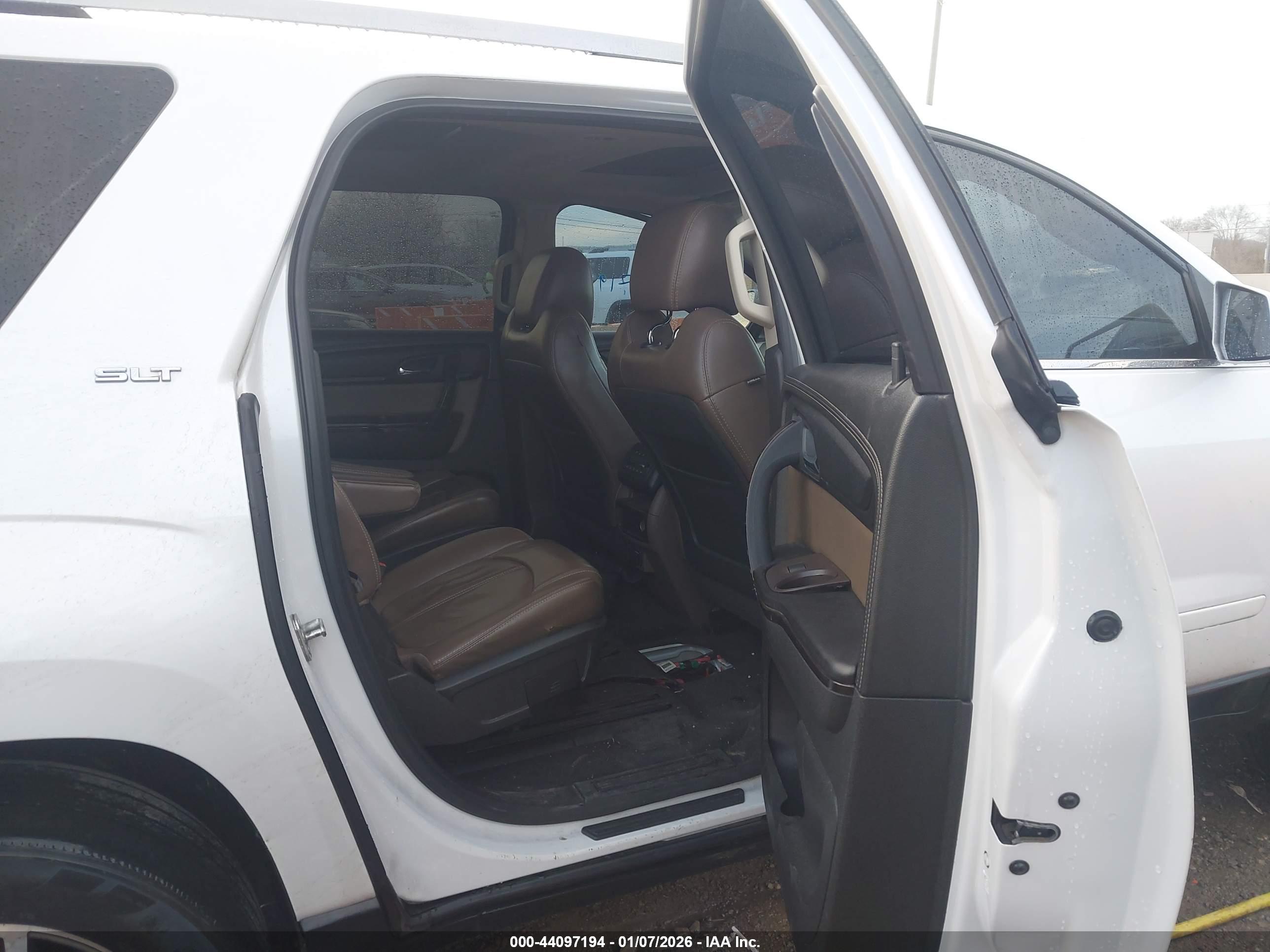 GMC ACADIA image 8