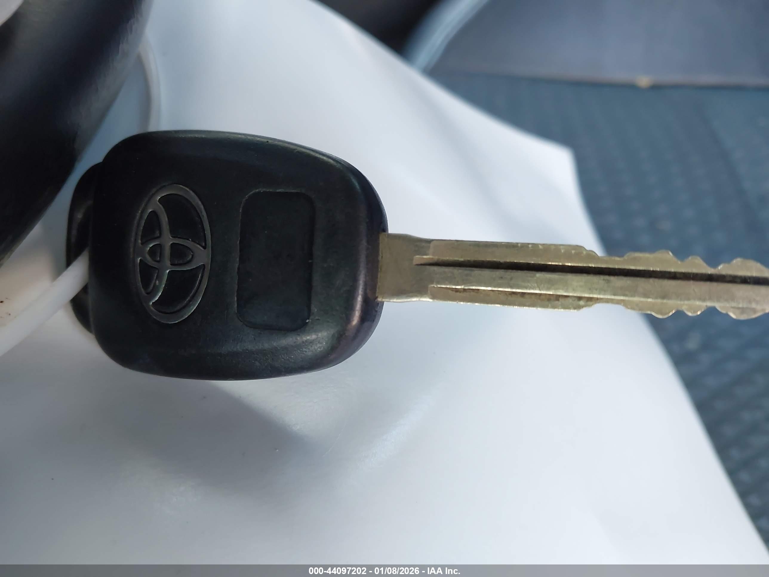 TOYOTA CAMRY image 11