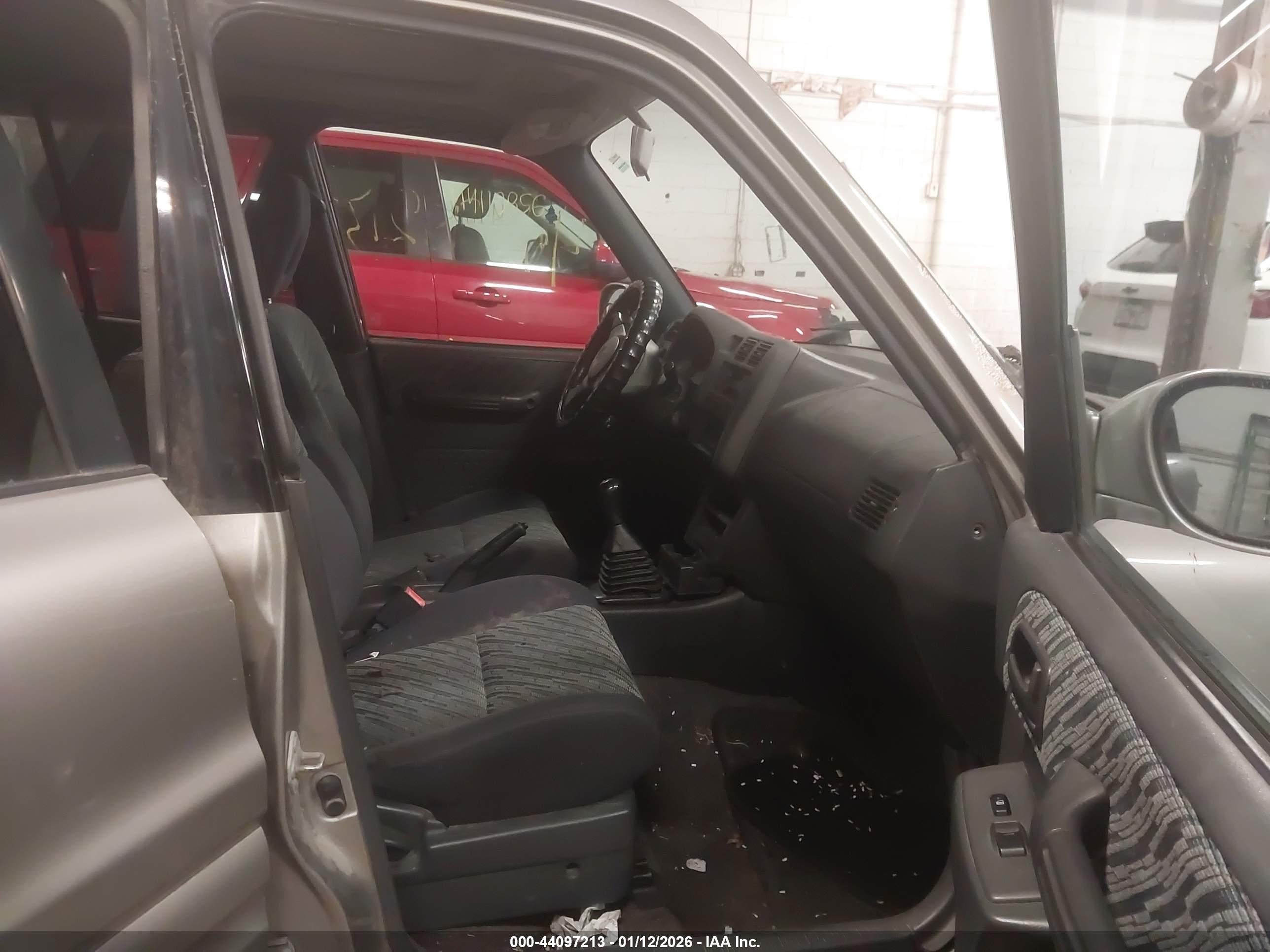 TOYOTA RAV4 image 5