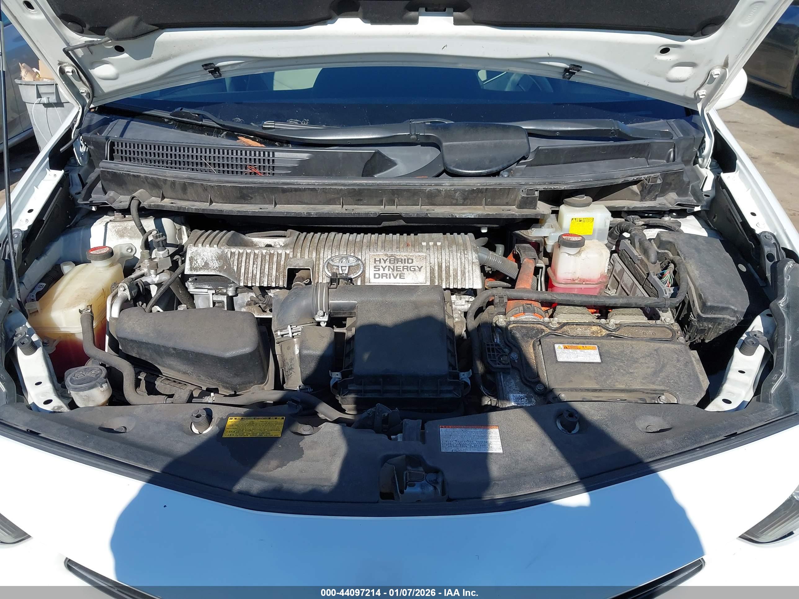 TOYOTA PRIUS image 10