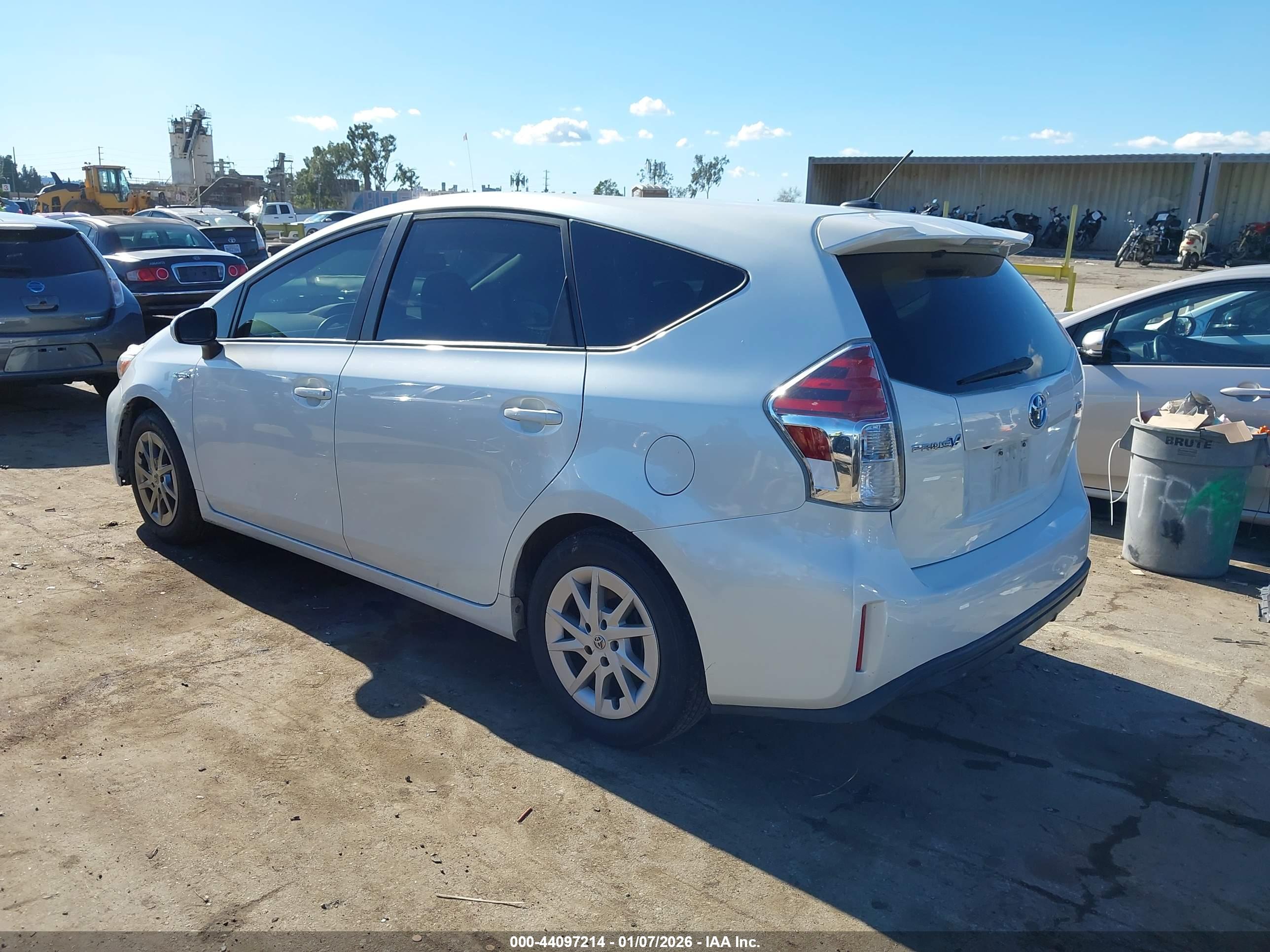 TOYOTA PRIUS image 3