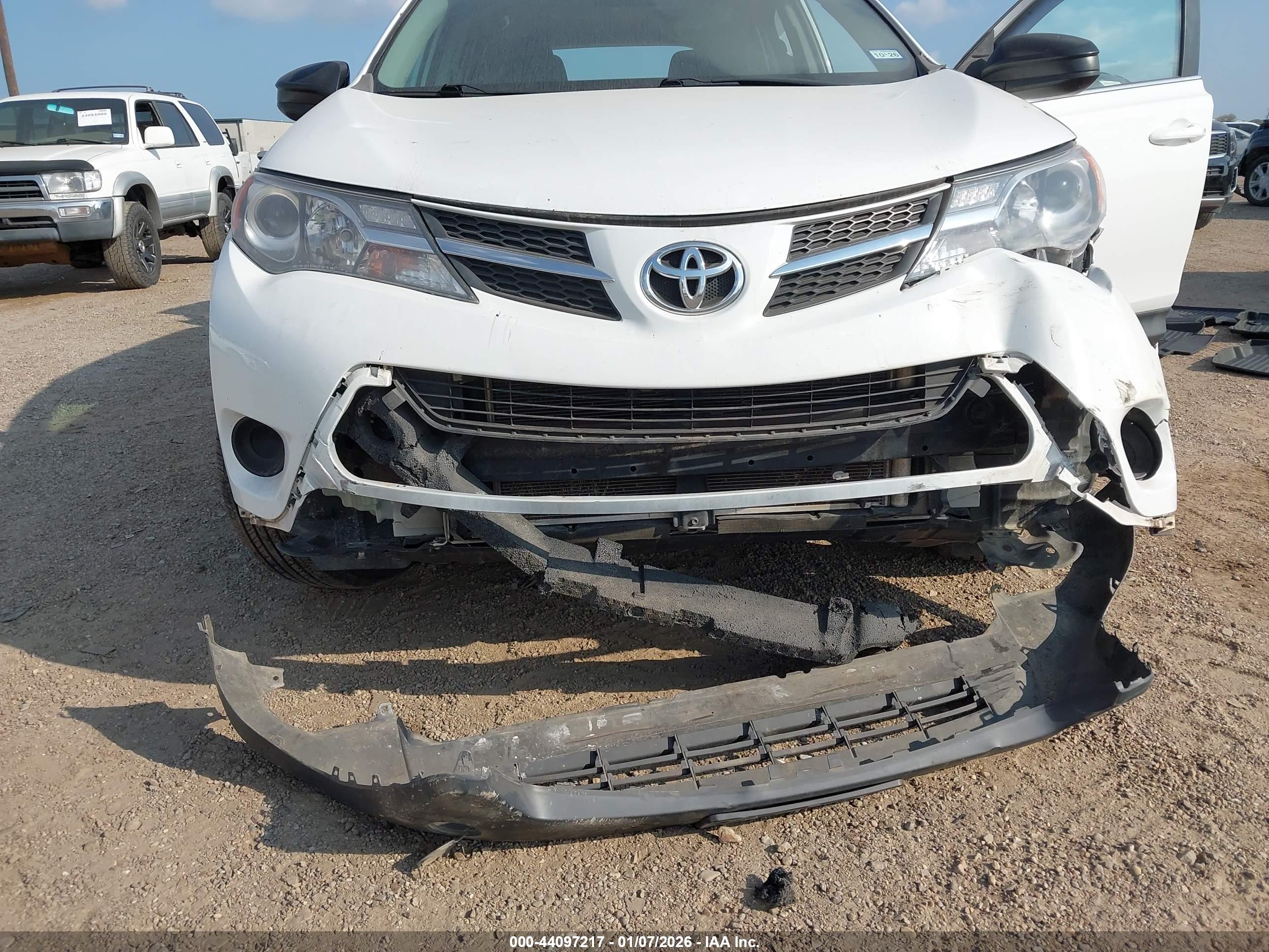 TOYOTA RAV4 image 6