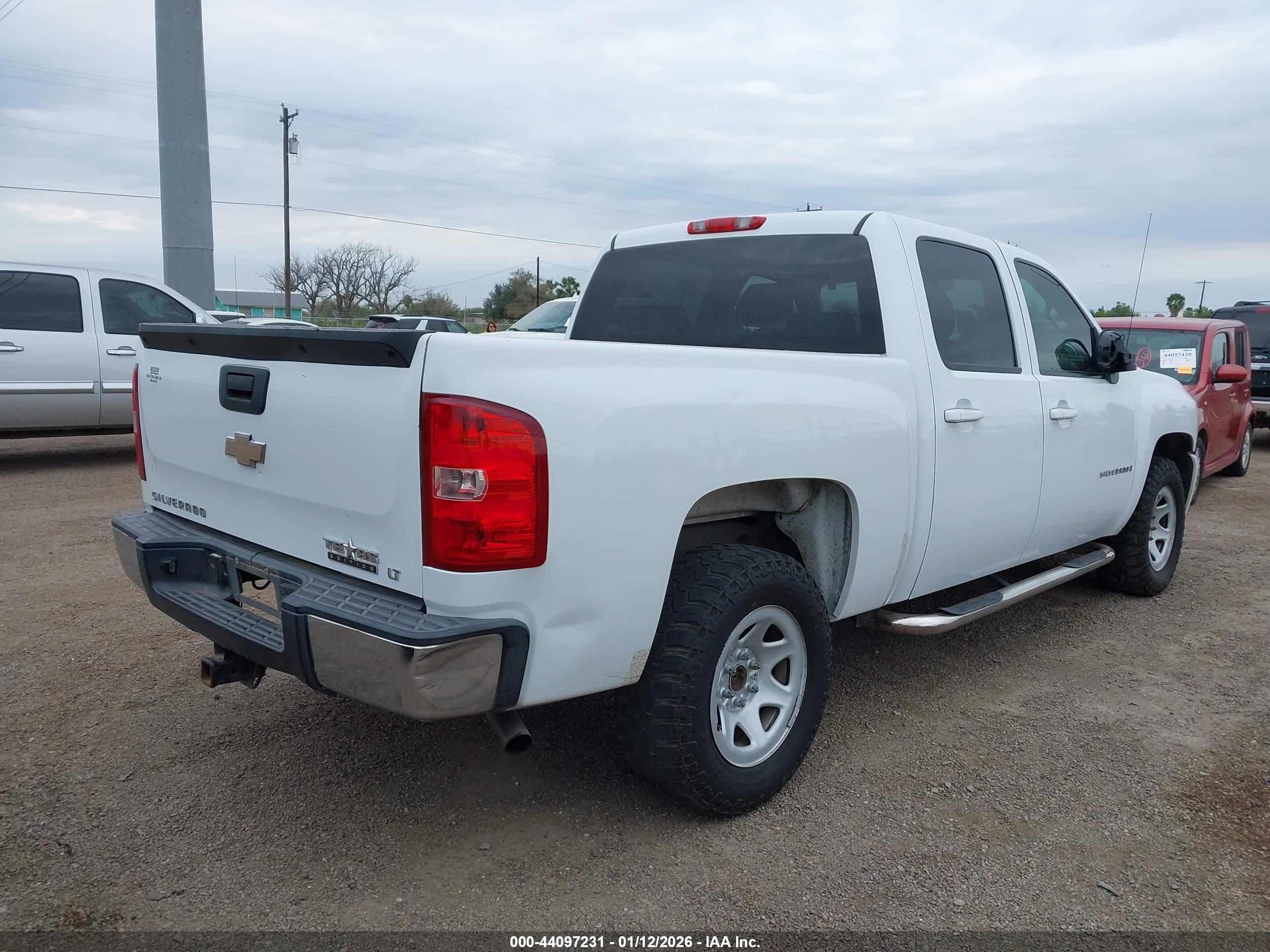 CHEVROLET SILVERADO image 4