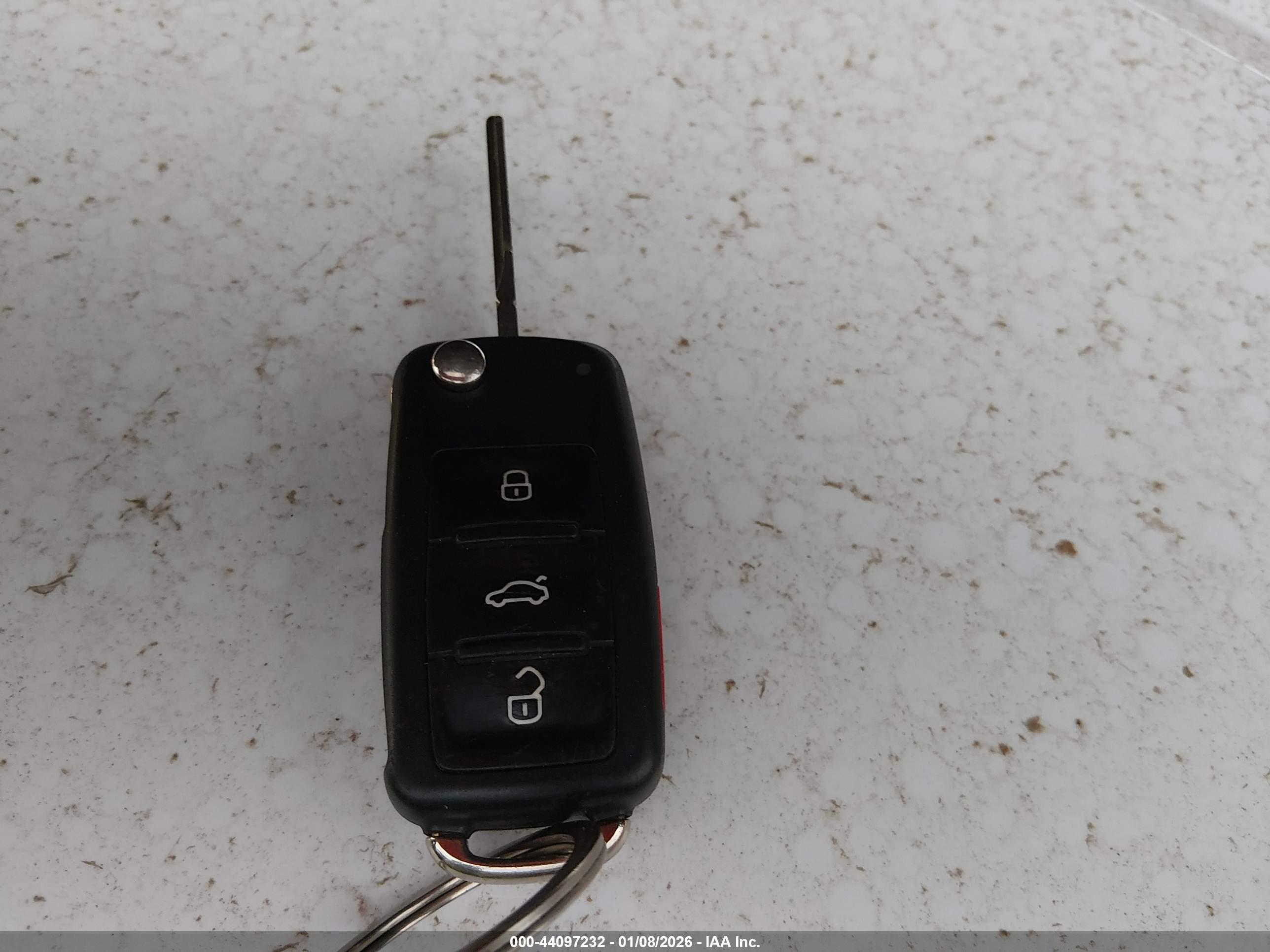 VOLKSWAGEN BEETLE image 11