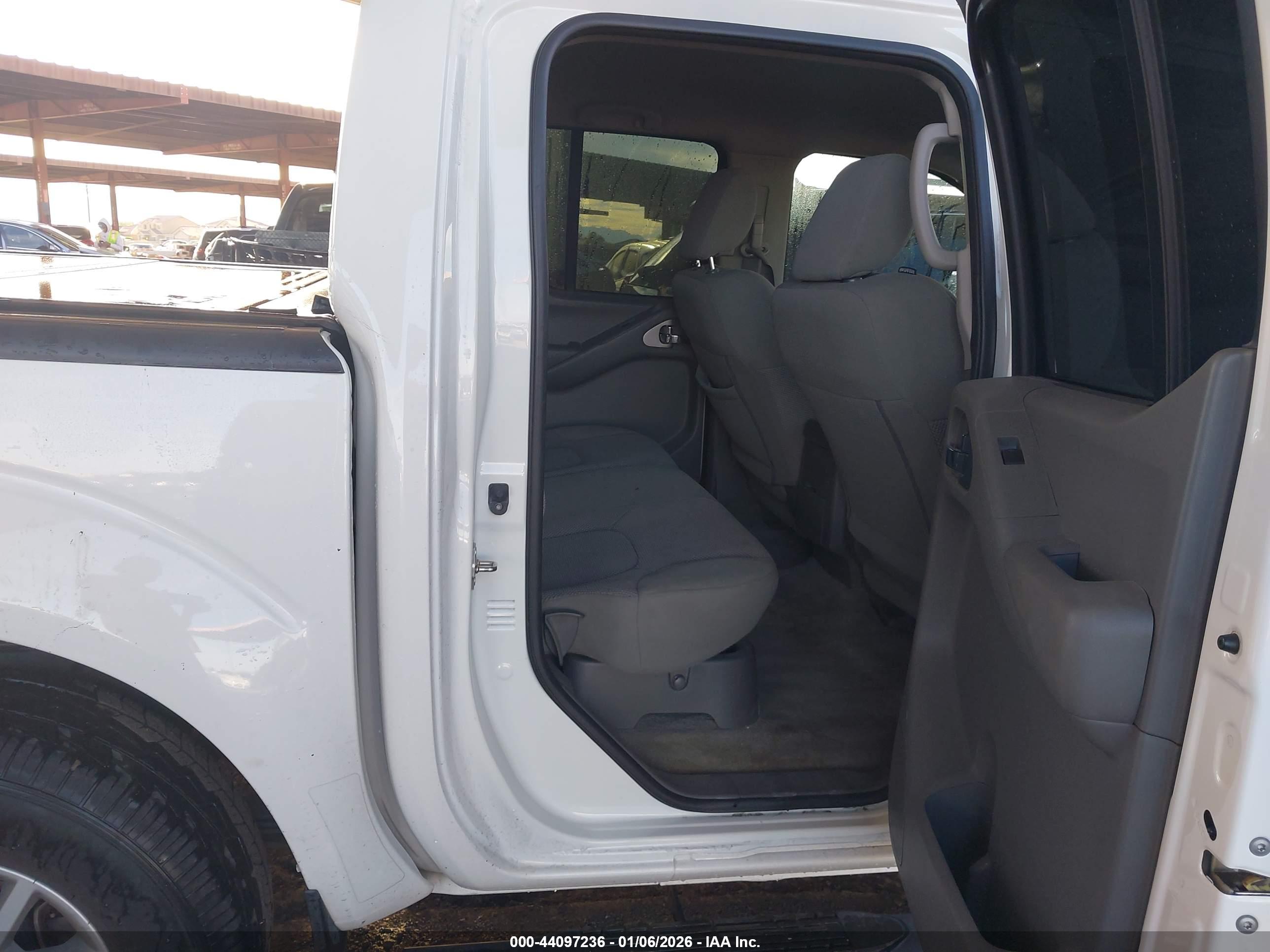 NISSAN FRONTIER image 8