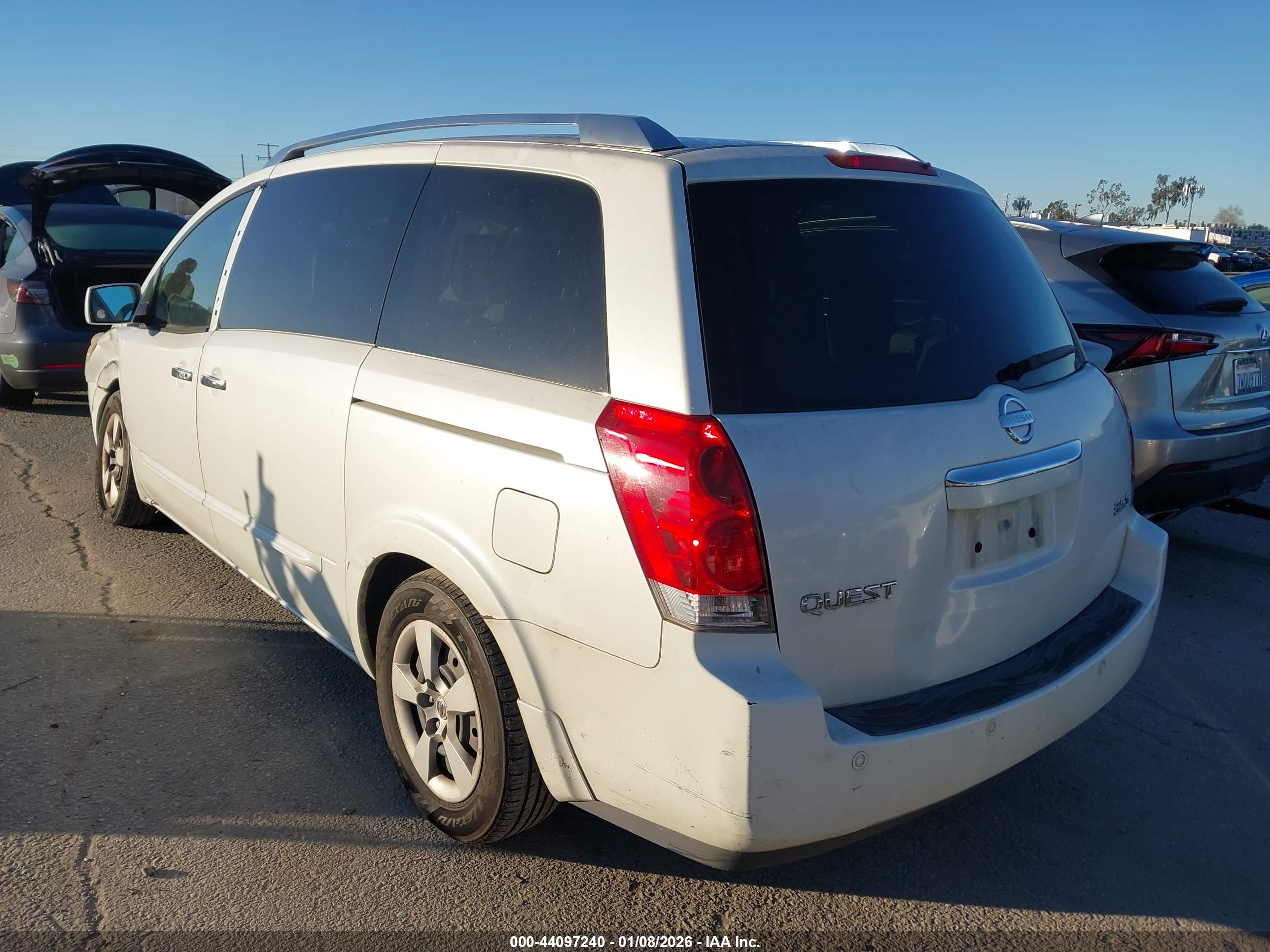 NISSAN QUEST image 3