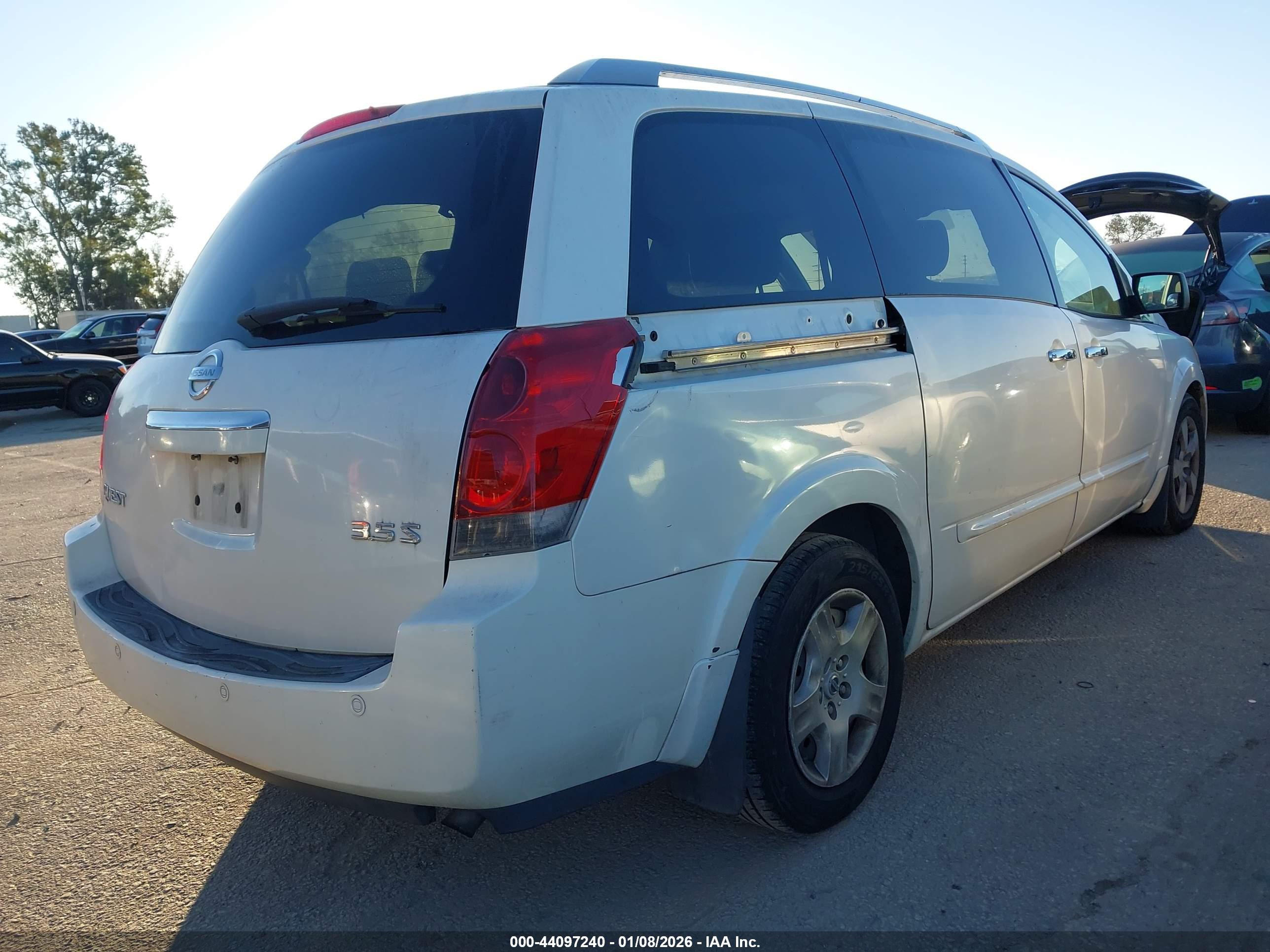 NISSAN QUEST image 4