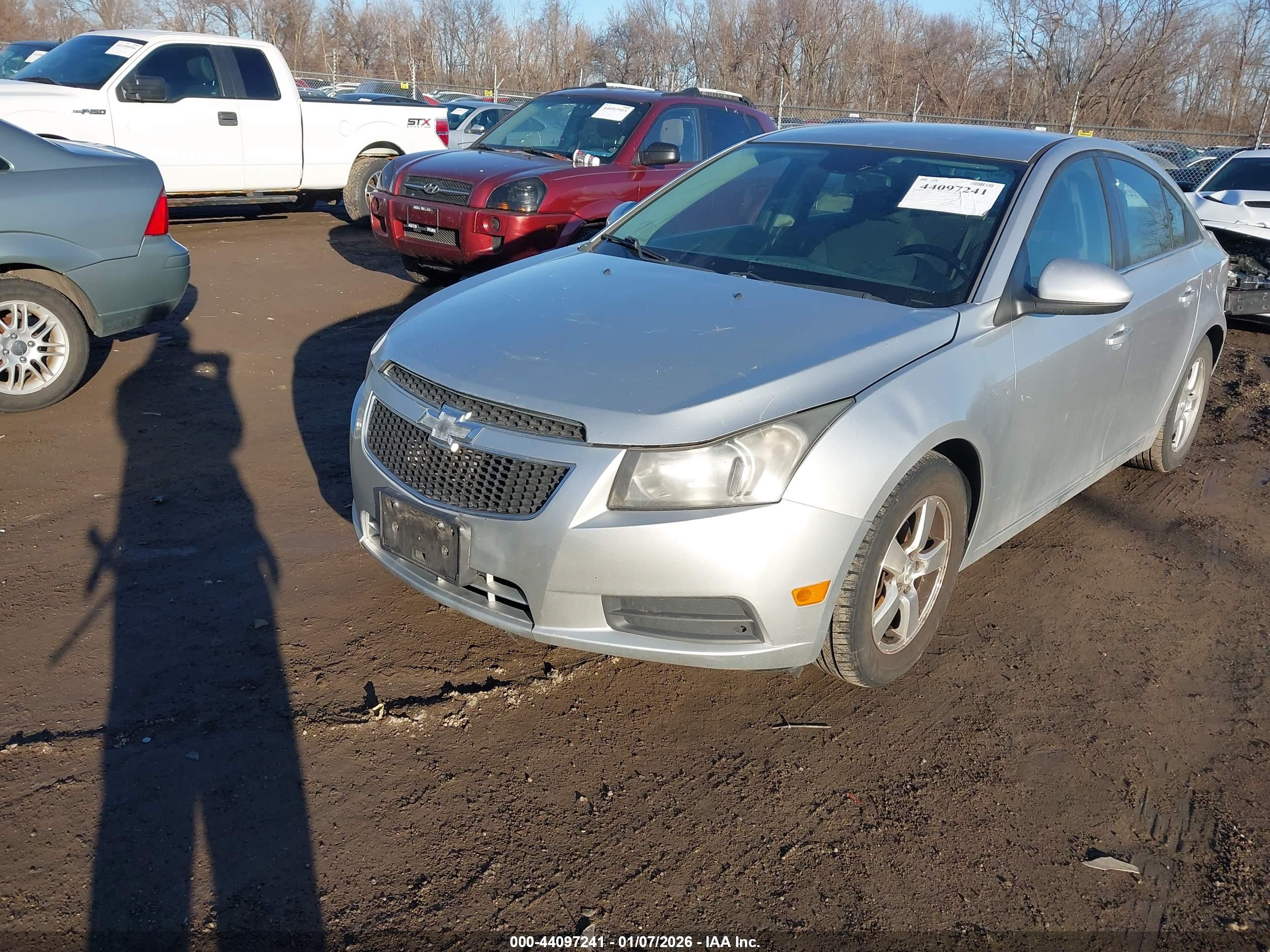 CHEVROLET CRUZE image 2