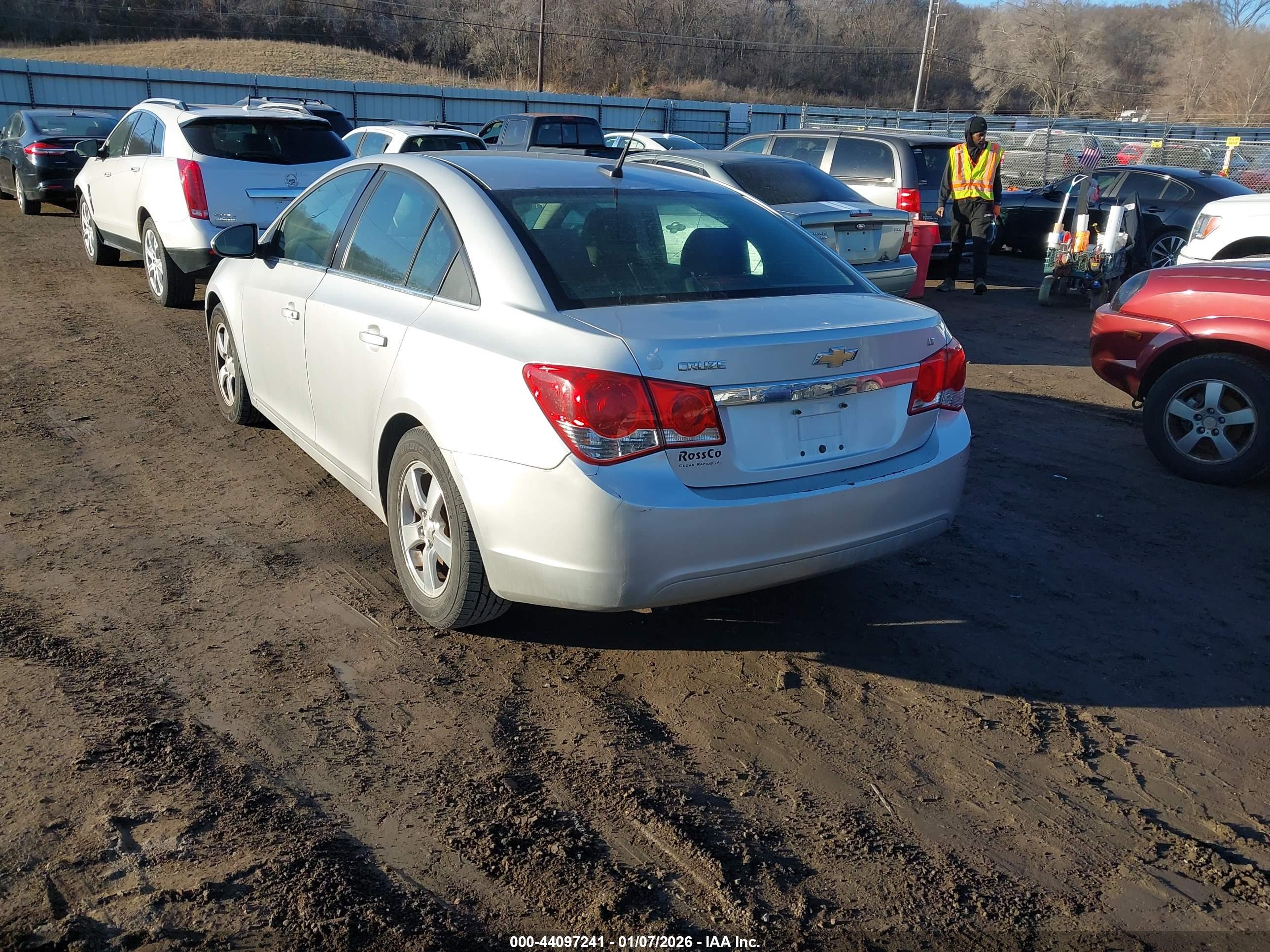 CHEVROLET CRUZE image 3