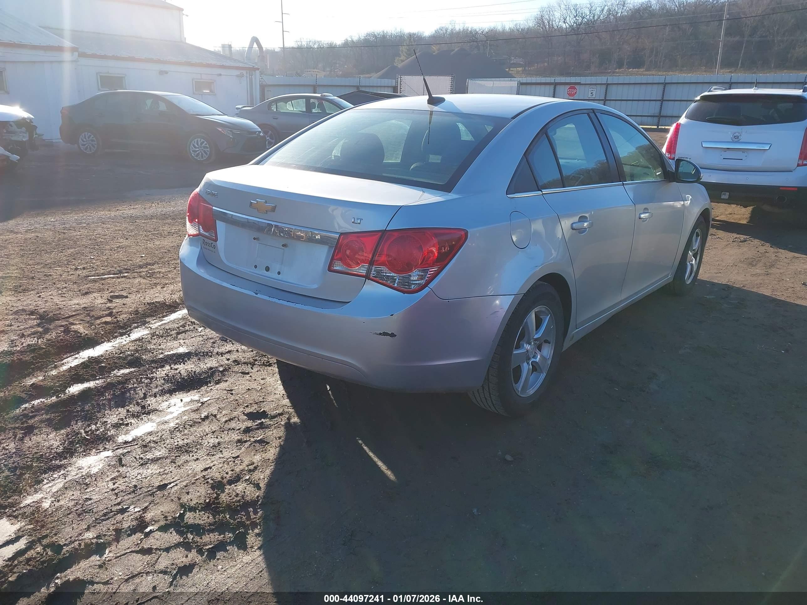 CHEVROLET CRUZE image 4