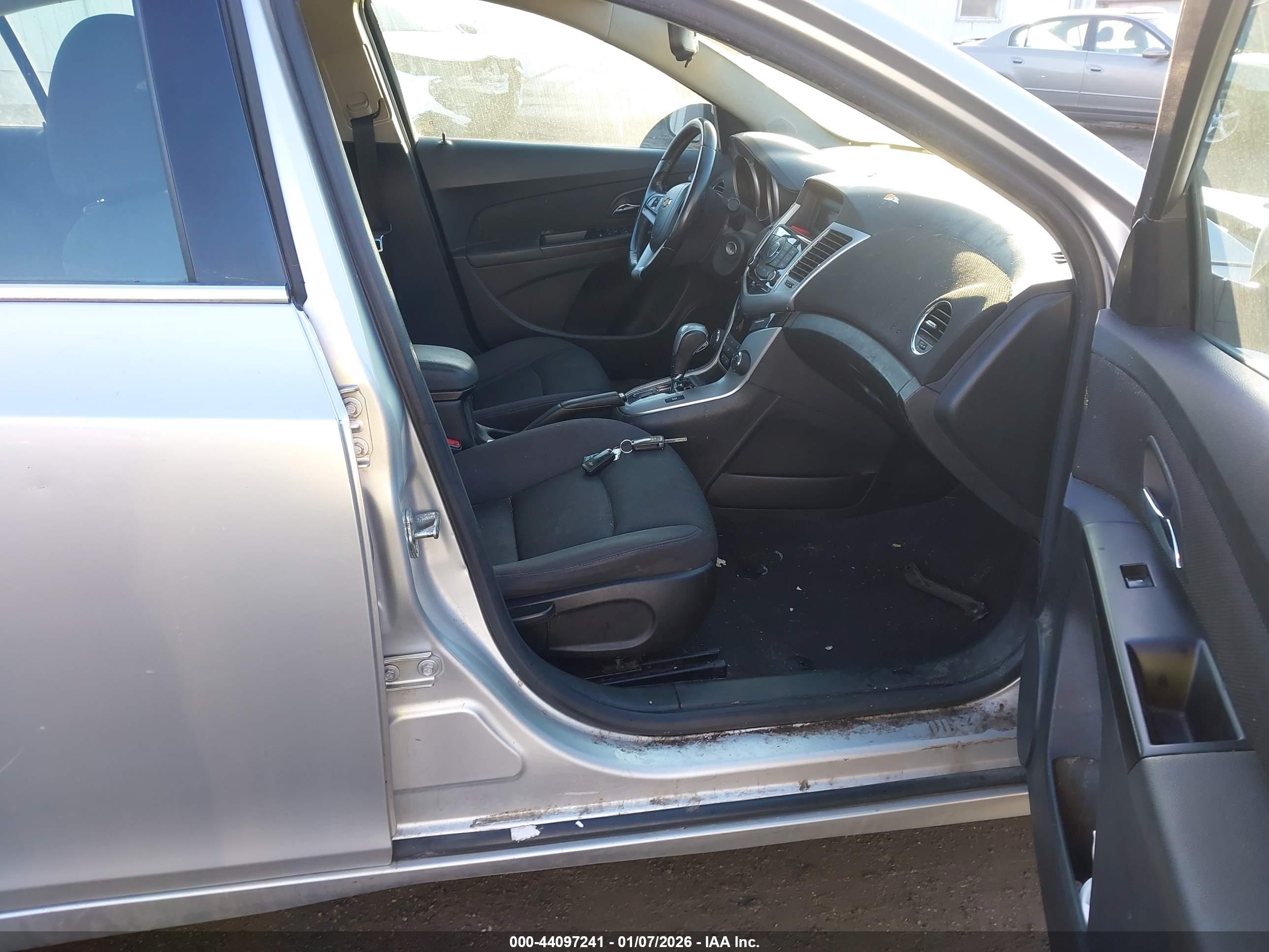 CHEVROLET CRUZE image 5