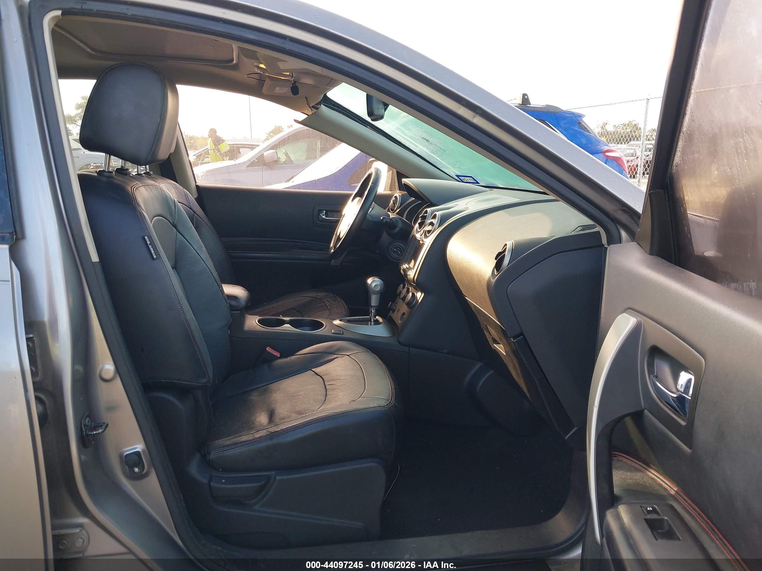 NISSAN ROGUE image 5