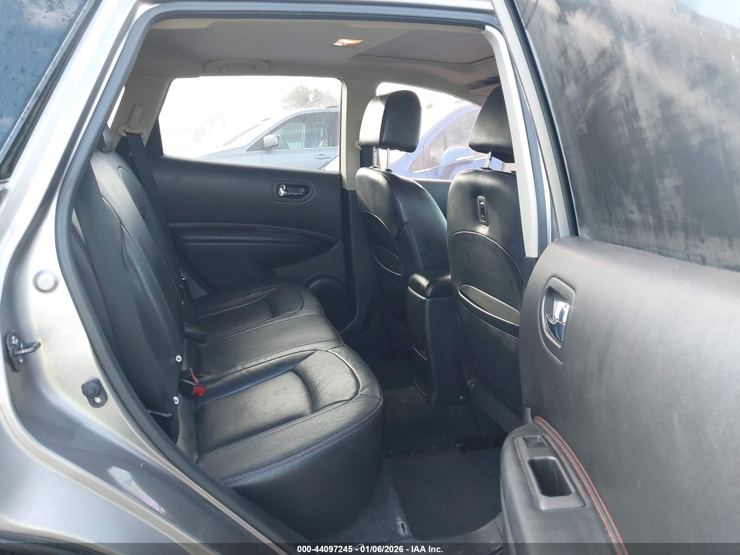 NISSAN ROGUE image 8