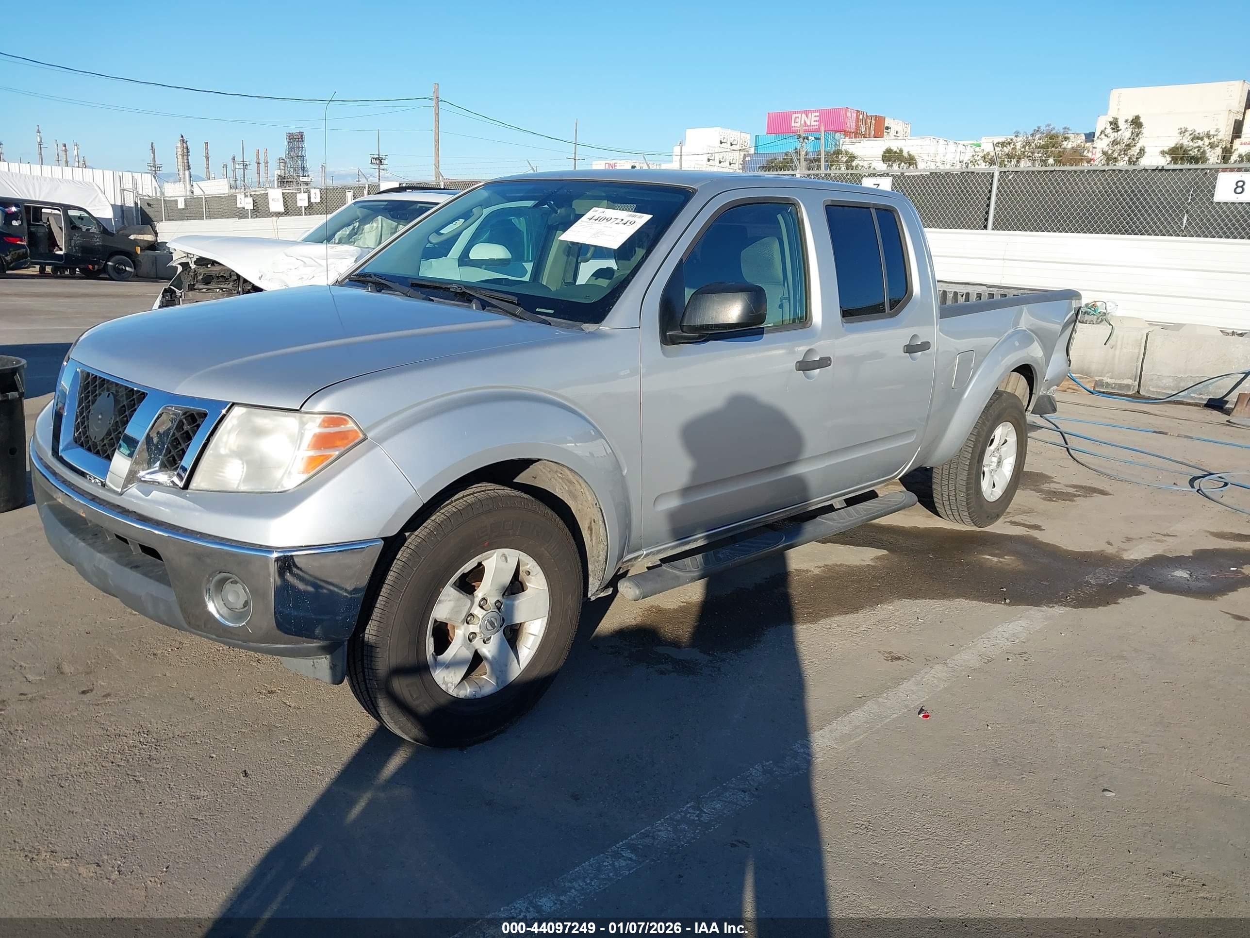 NISSAN FRONTIER image 2