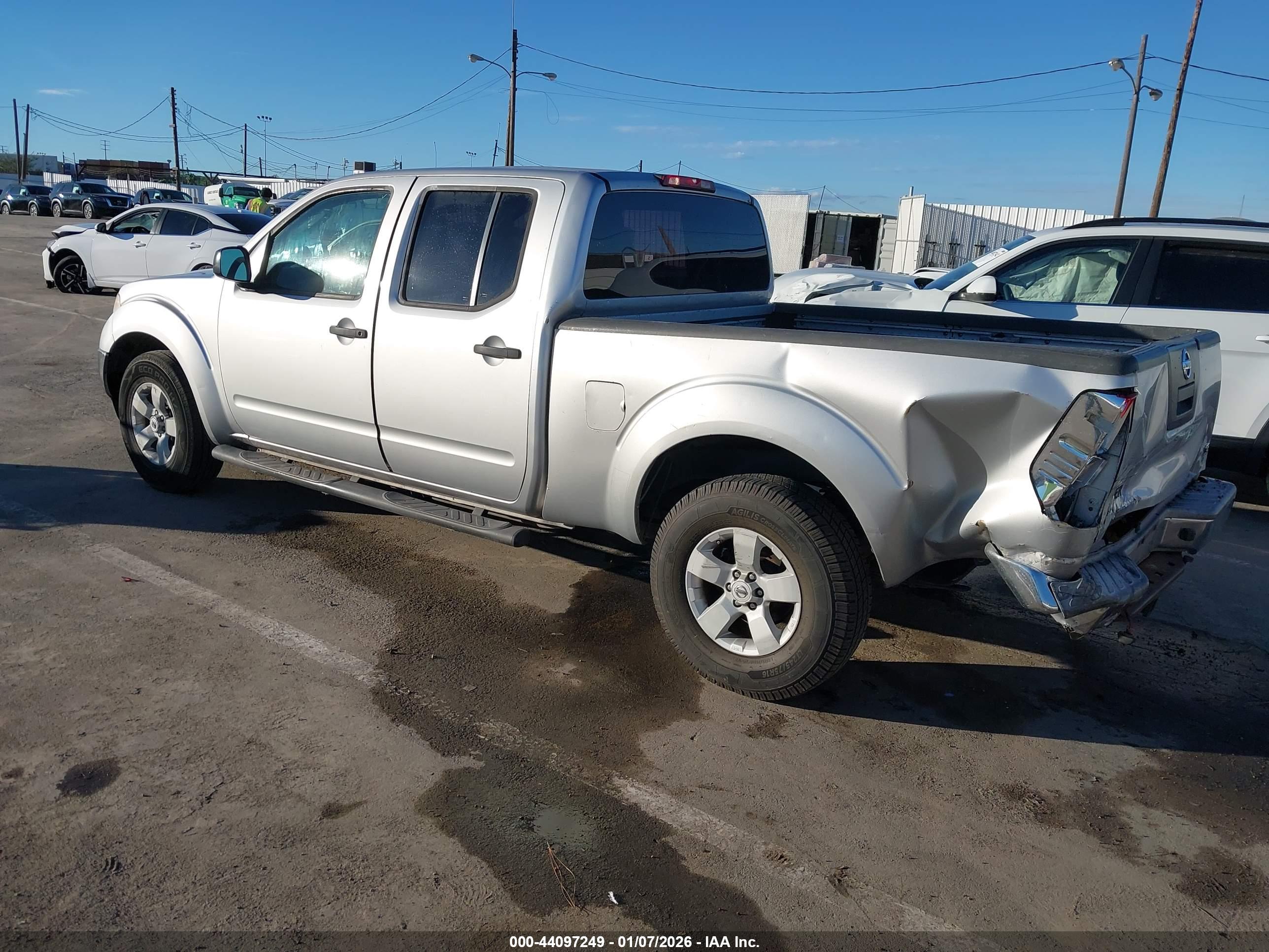 NISSAN FRONTIER image 3