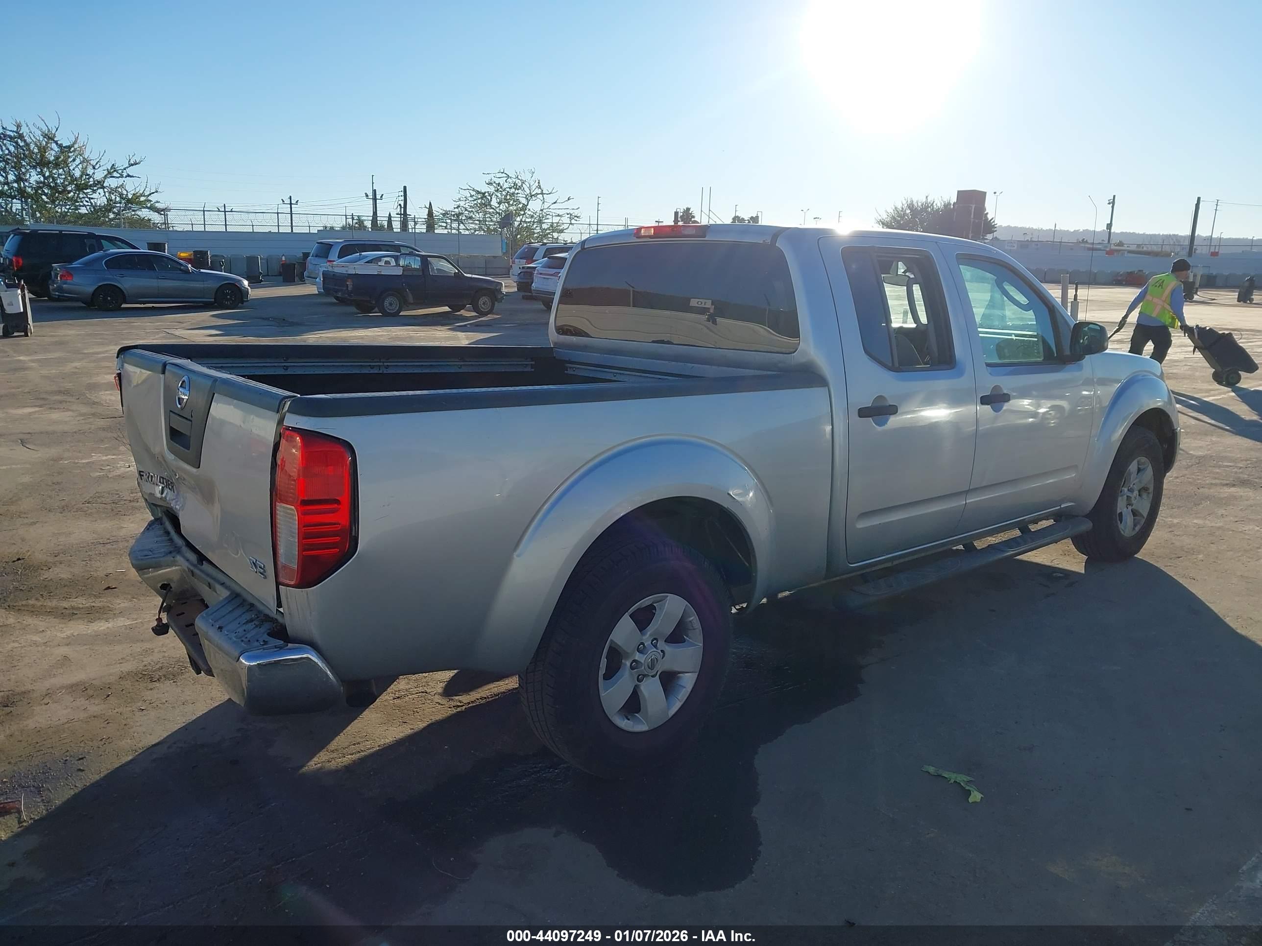 NISSAN FRONTIER image 4