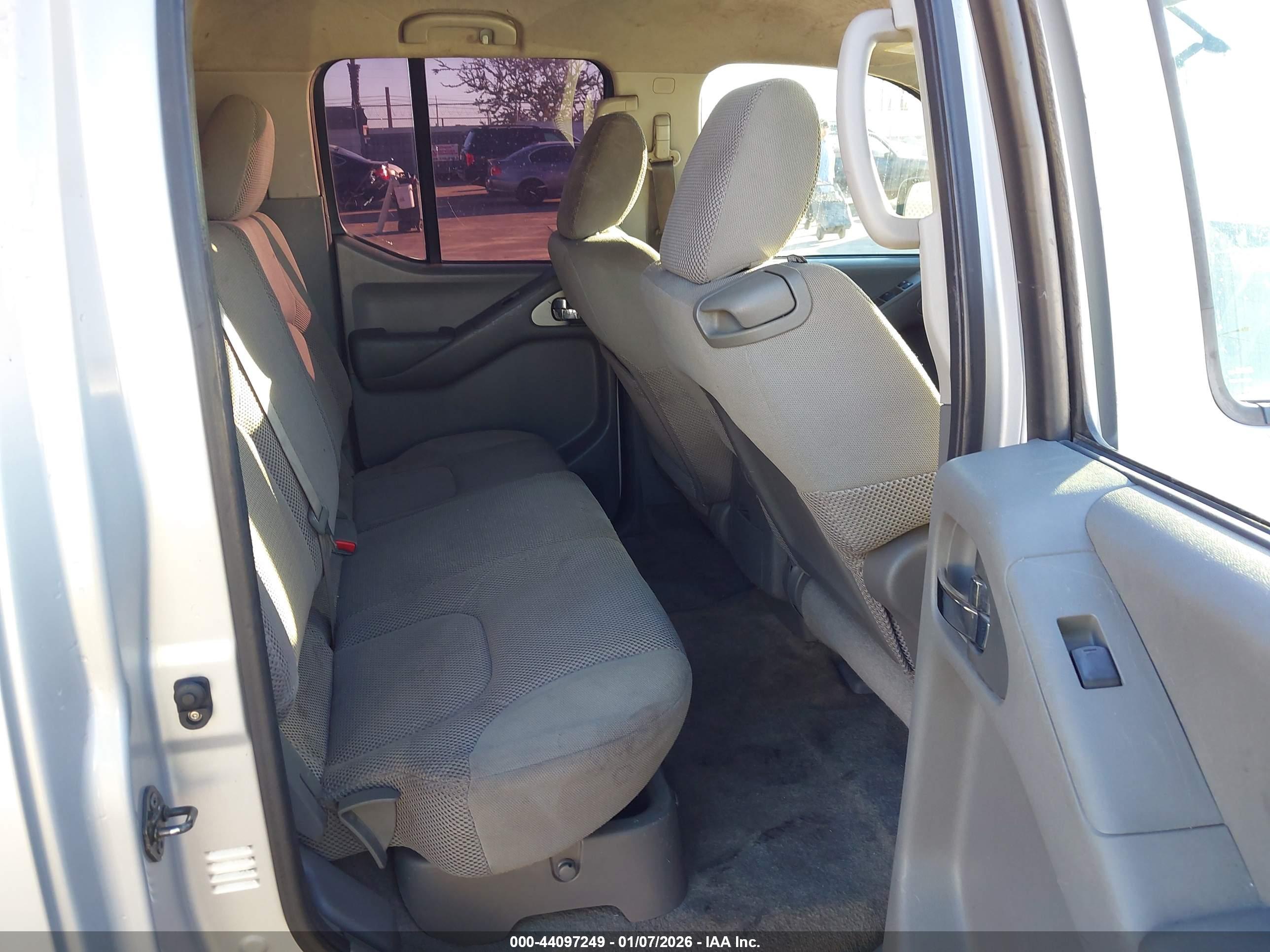 NISSAN FRONTIER image 8