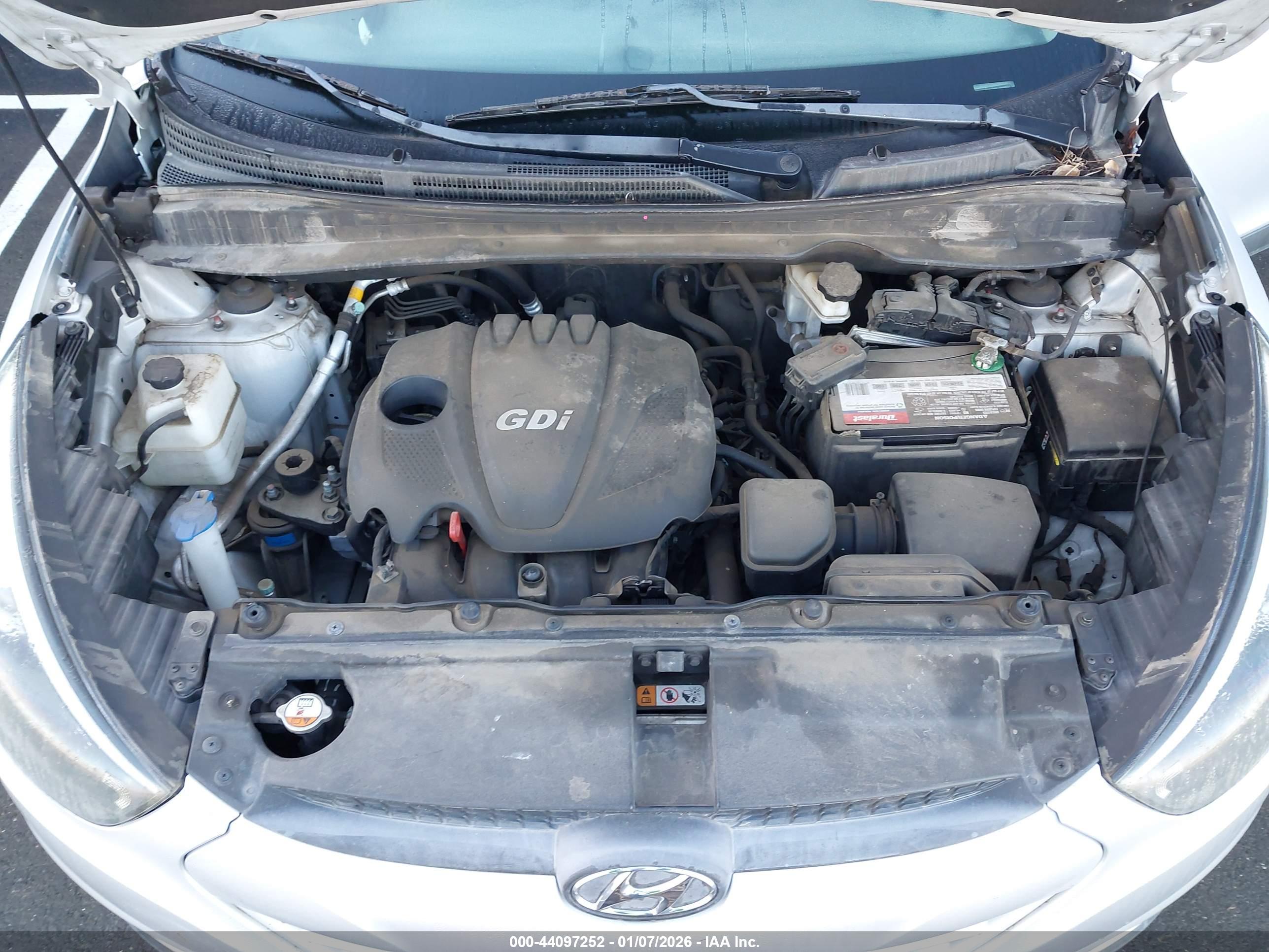 HYUNDAI TUCSON image 10