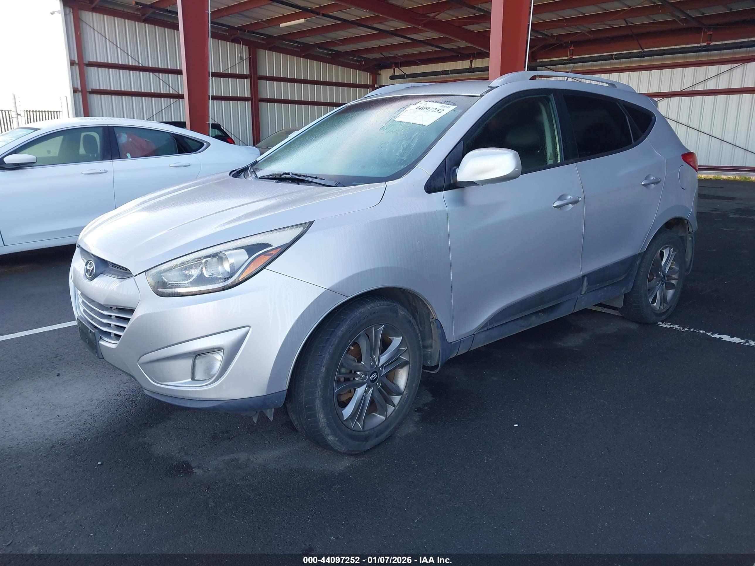 HYUNDAI TUCSON image 2