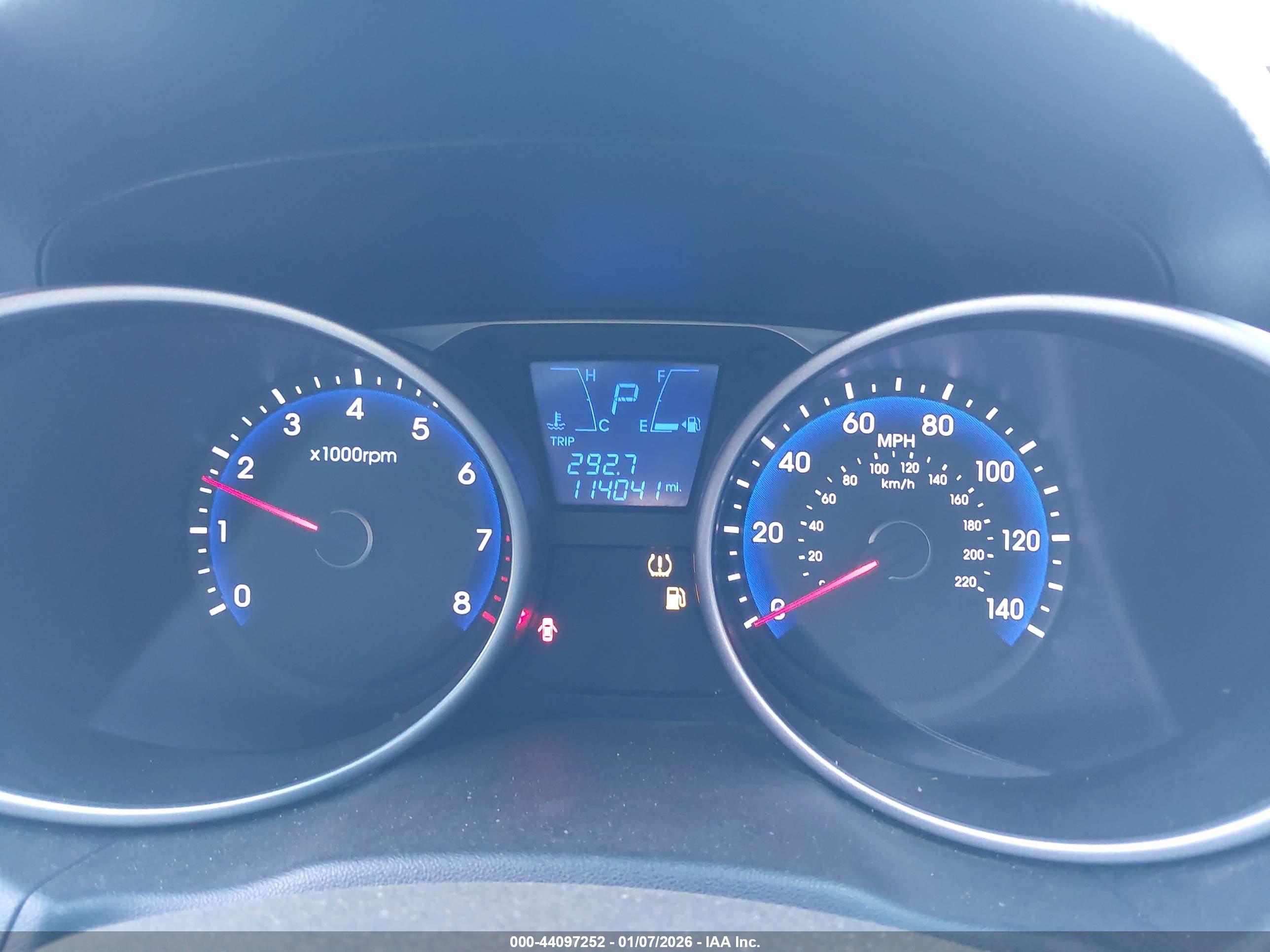 HYUNDAI TUCSON image 7