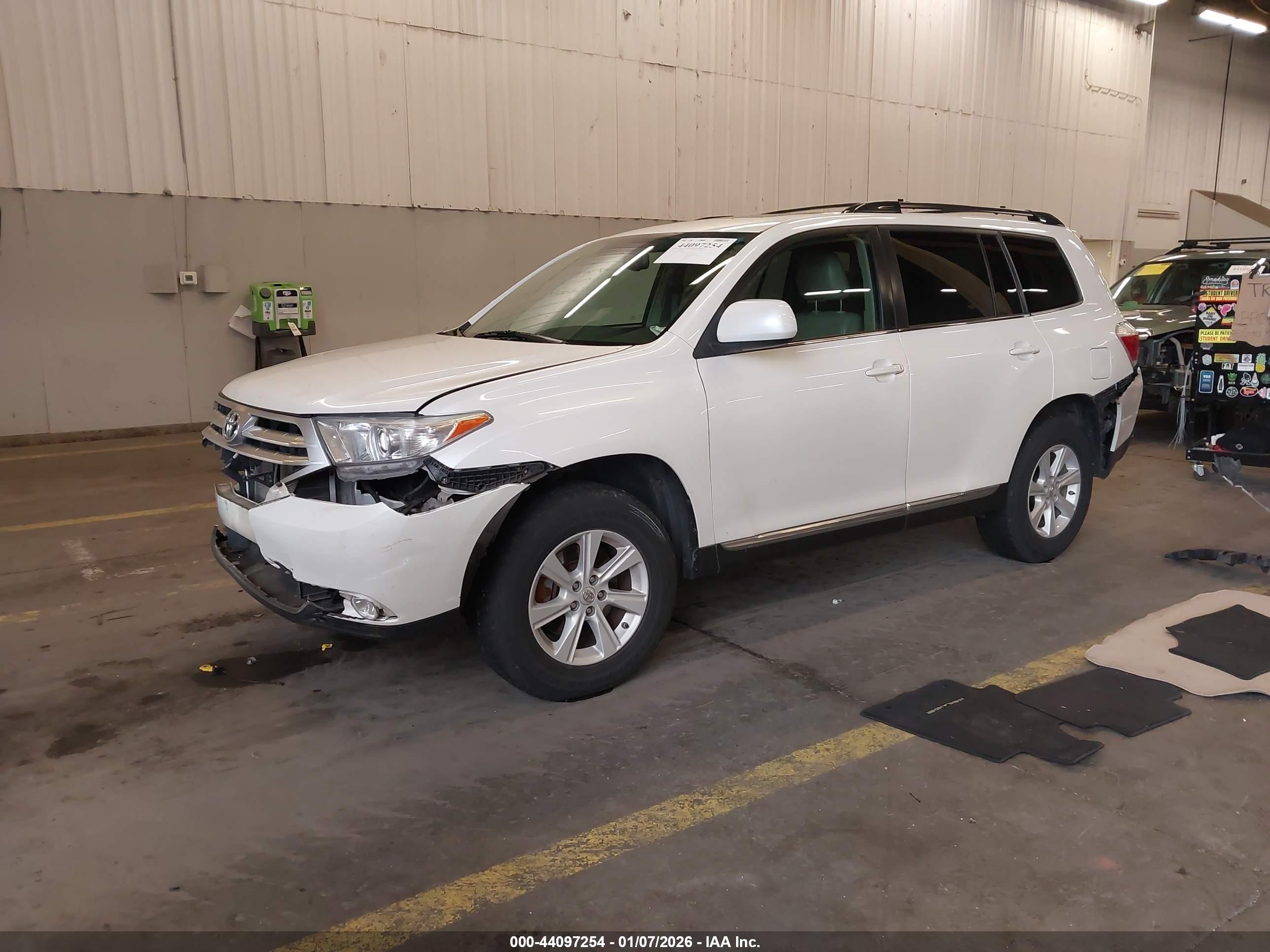 TOYOTA HIGHLANDER image 2