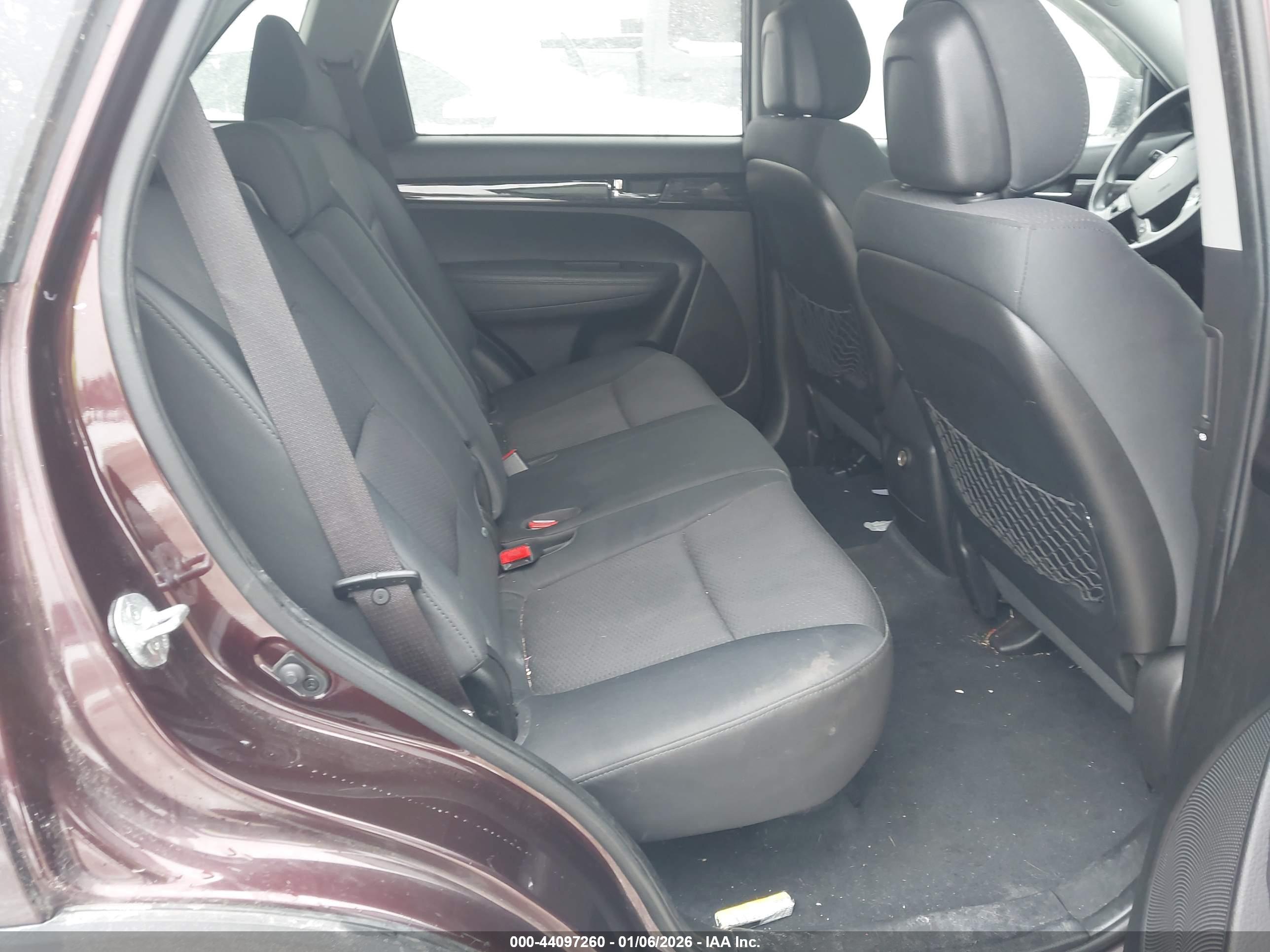 KIA SORENTO image 8