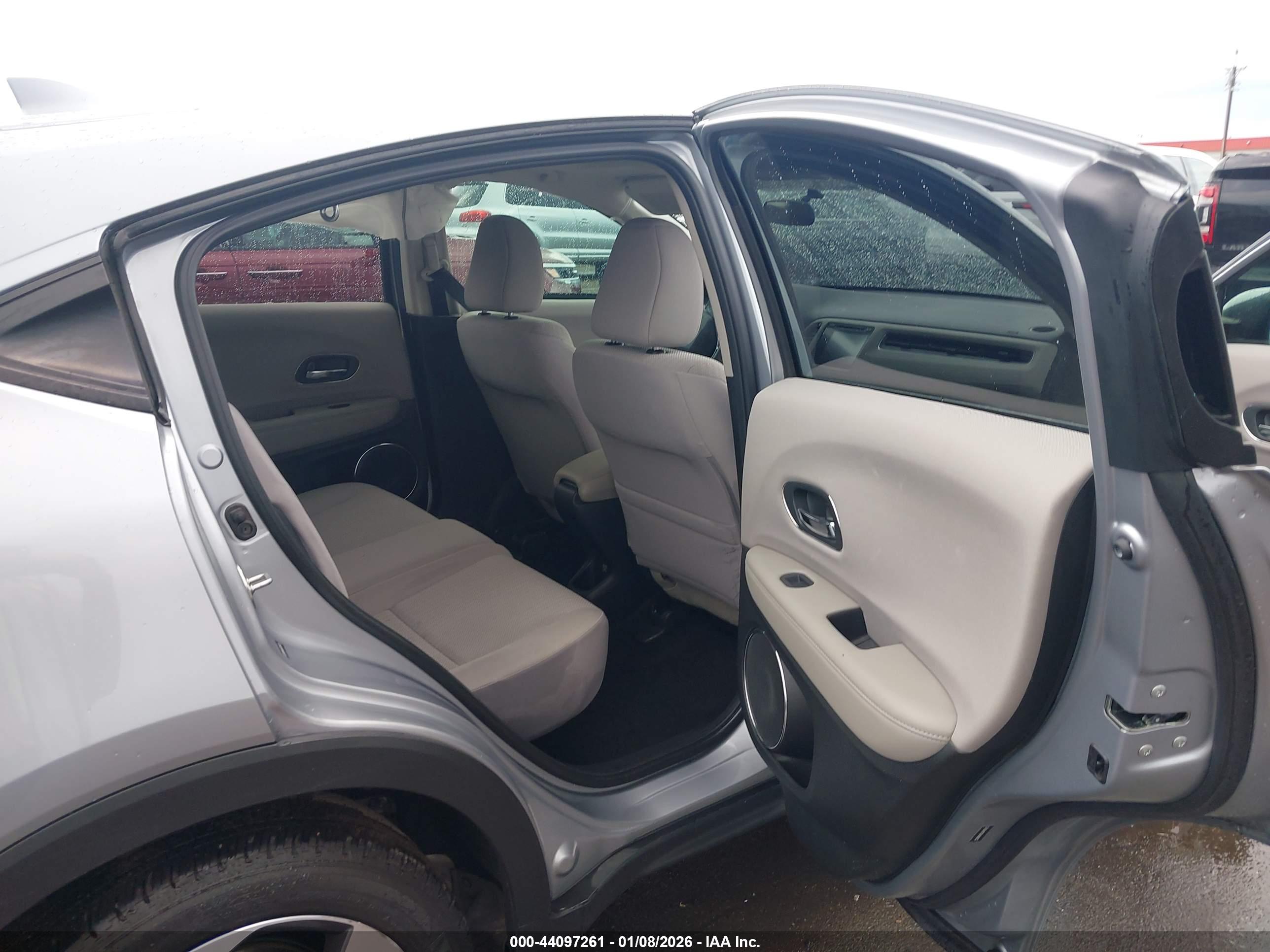 HONDA HR-V image 8