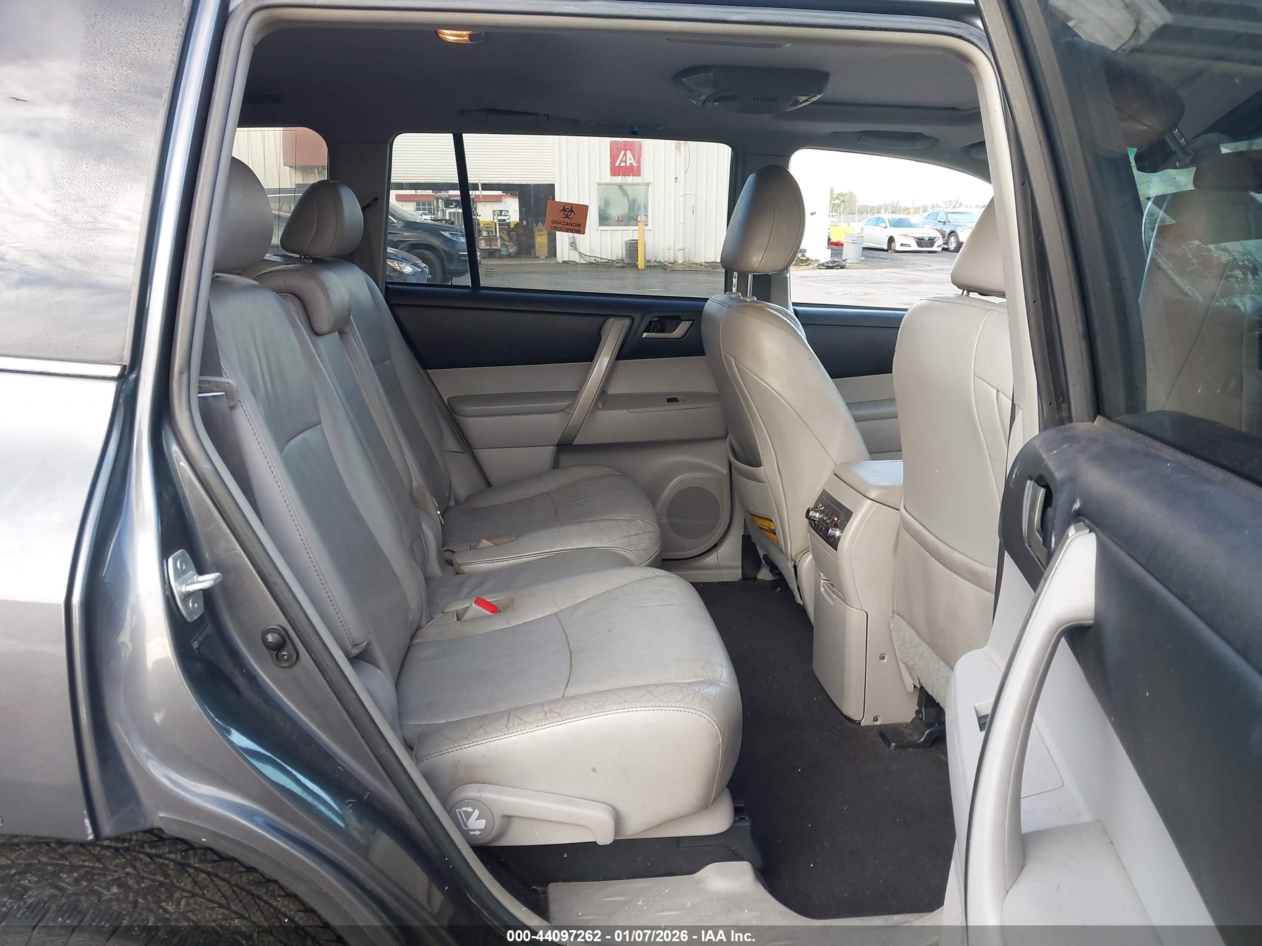 TOYOTA HIGHLANDER image 8