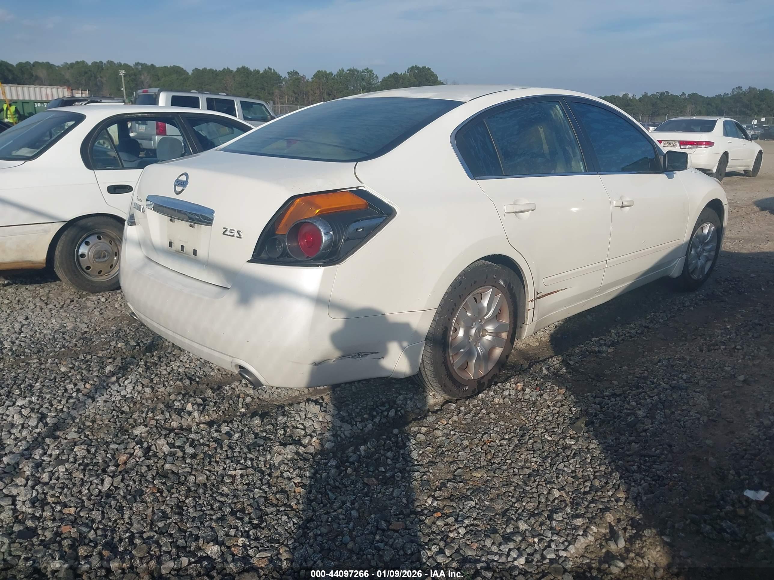 NISSAN ALTIMA image 4