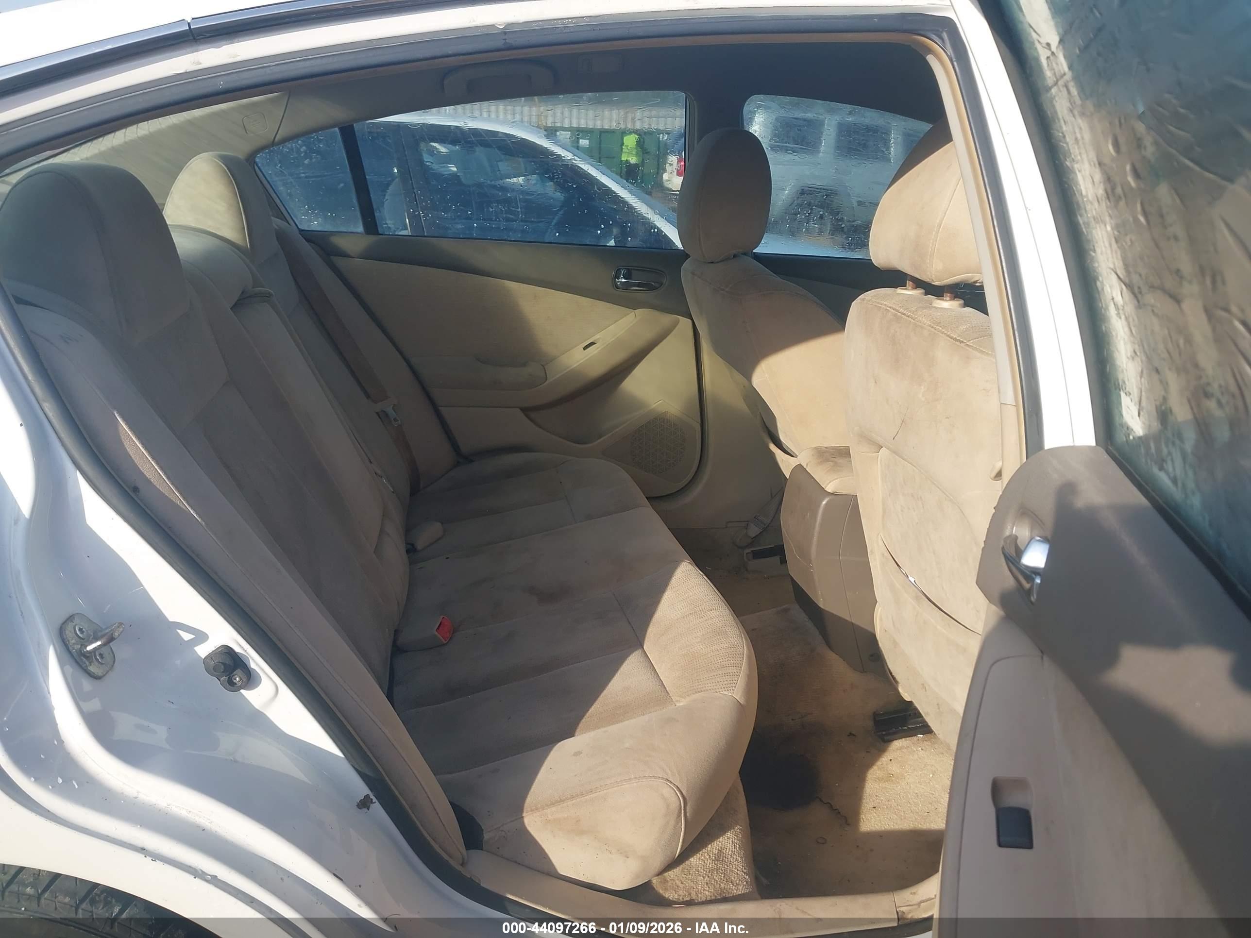 NISSAN ALTIMA image 8