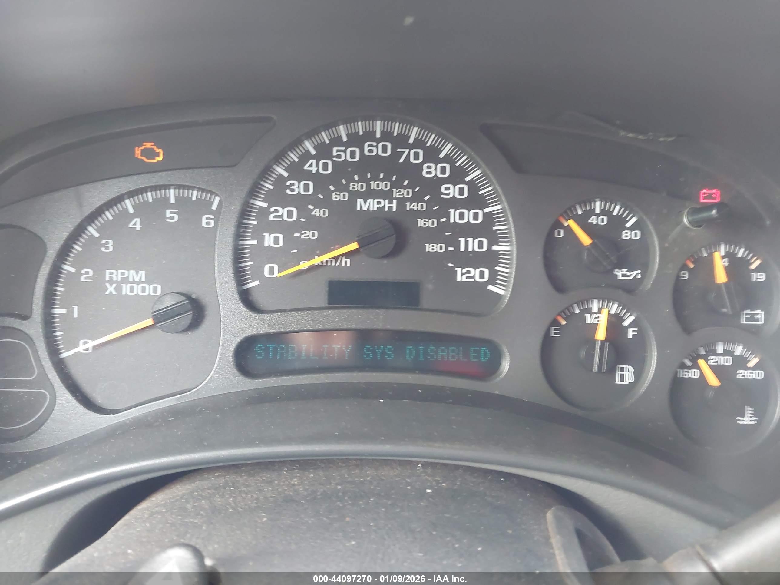 CHEVROLET SUBURBAN image 7