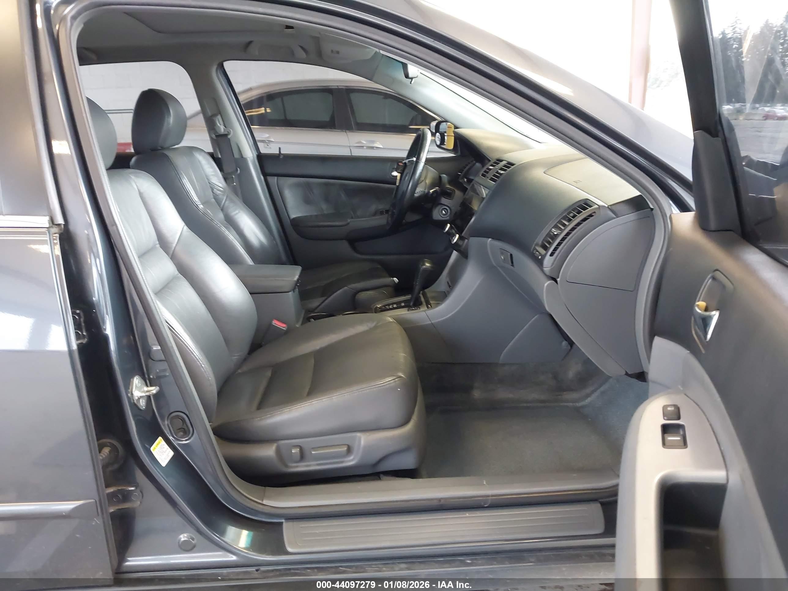 HONDA ACCORD image 5